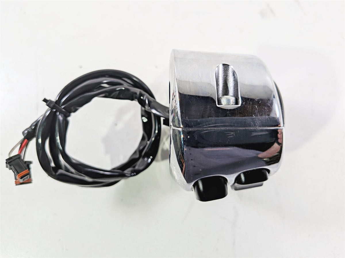 2015 Harley Touring FLTRUSE CVO Road Glide Right Hand Control Switch 71500083C-Mototech271