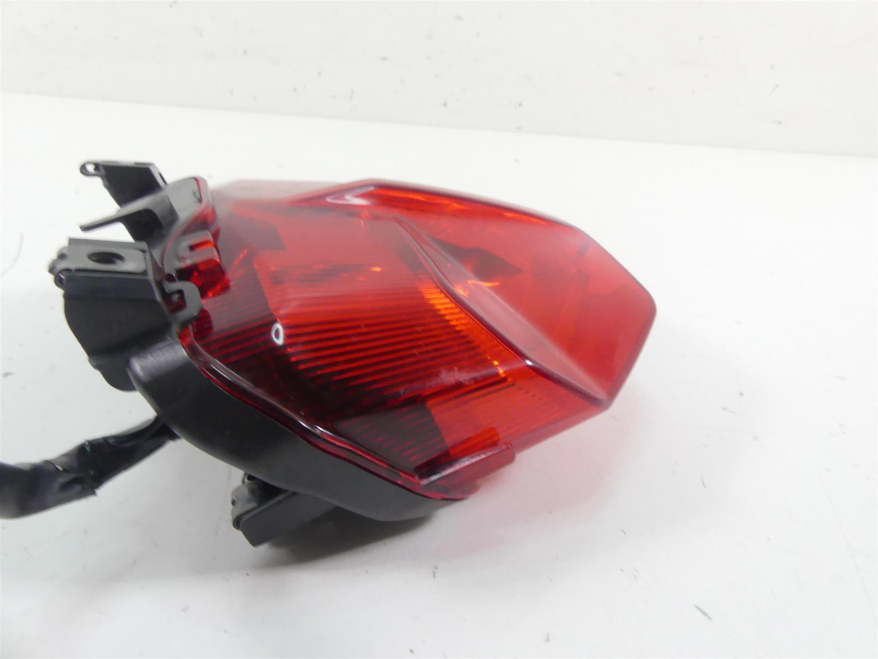 2022 Yamaha MT09 FZ09 Rear Taillight Tail Light Lamp - Read B7N-84700-00-00 {{ shop.shopifyCountryName }} - Mototech271