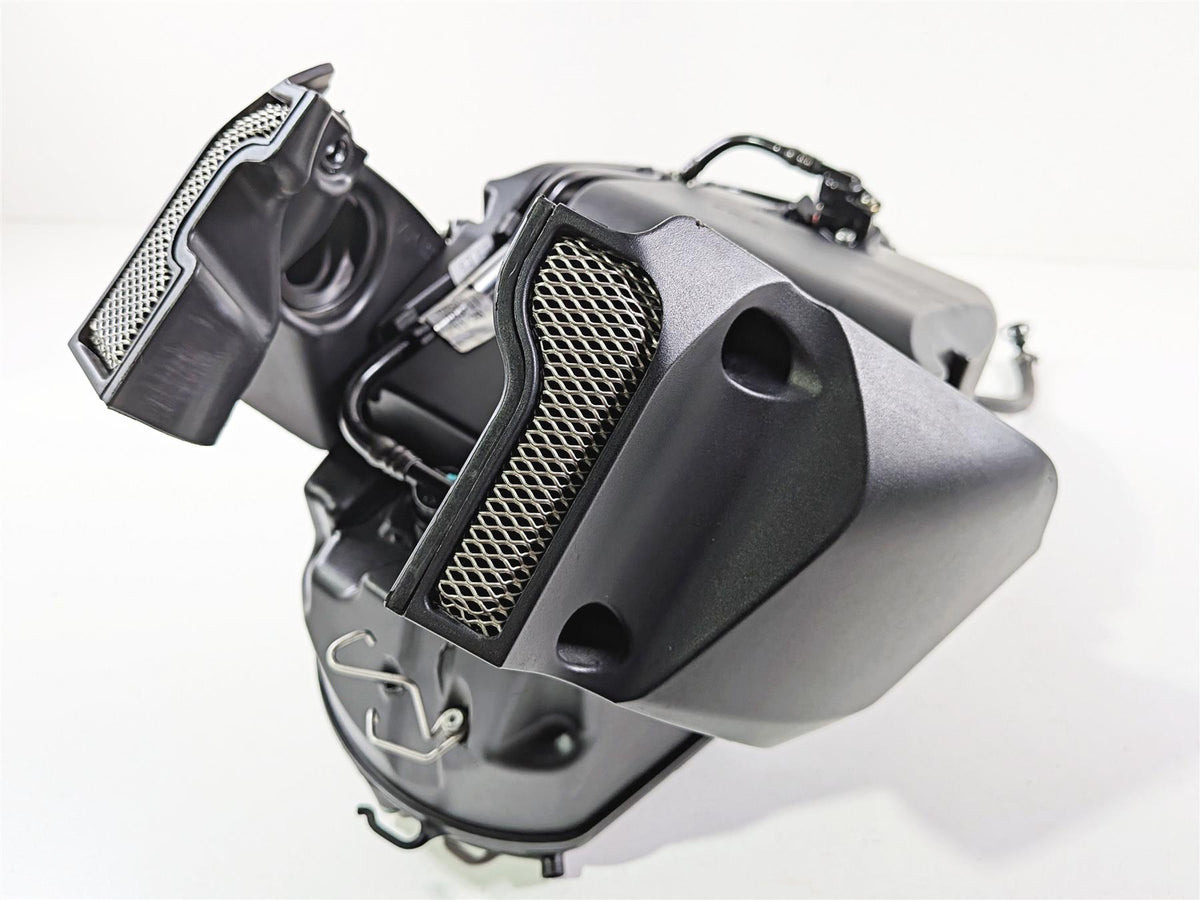 2011 Ducati Streetfighter 1098 S Air Box Breather & Injectors & Ducs 44211393B {{ shop.shopifyCountryName }} - Mototech271