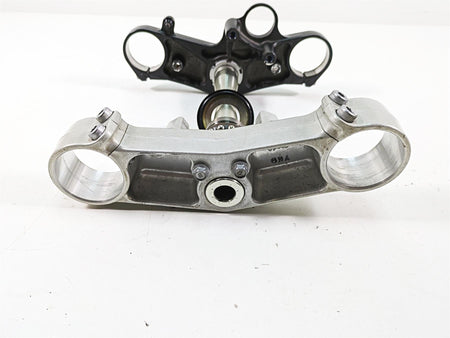 2007 Yamaha R1 YZFR1 Upper Lower Triple Tree Set 4C8-23340-00-00 4C8-23435-10-00 {{ shop.shopifyCountryName }} - Mototech271