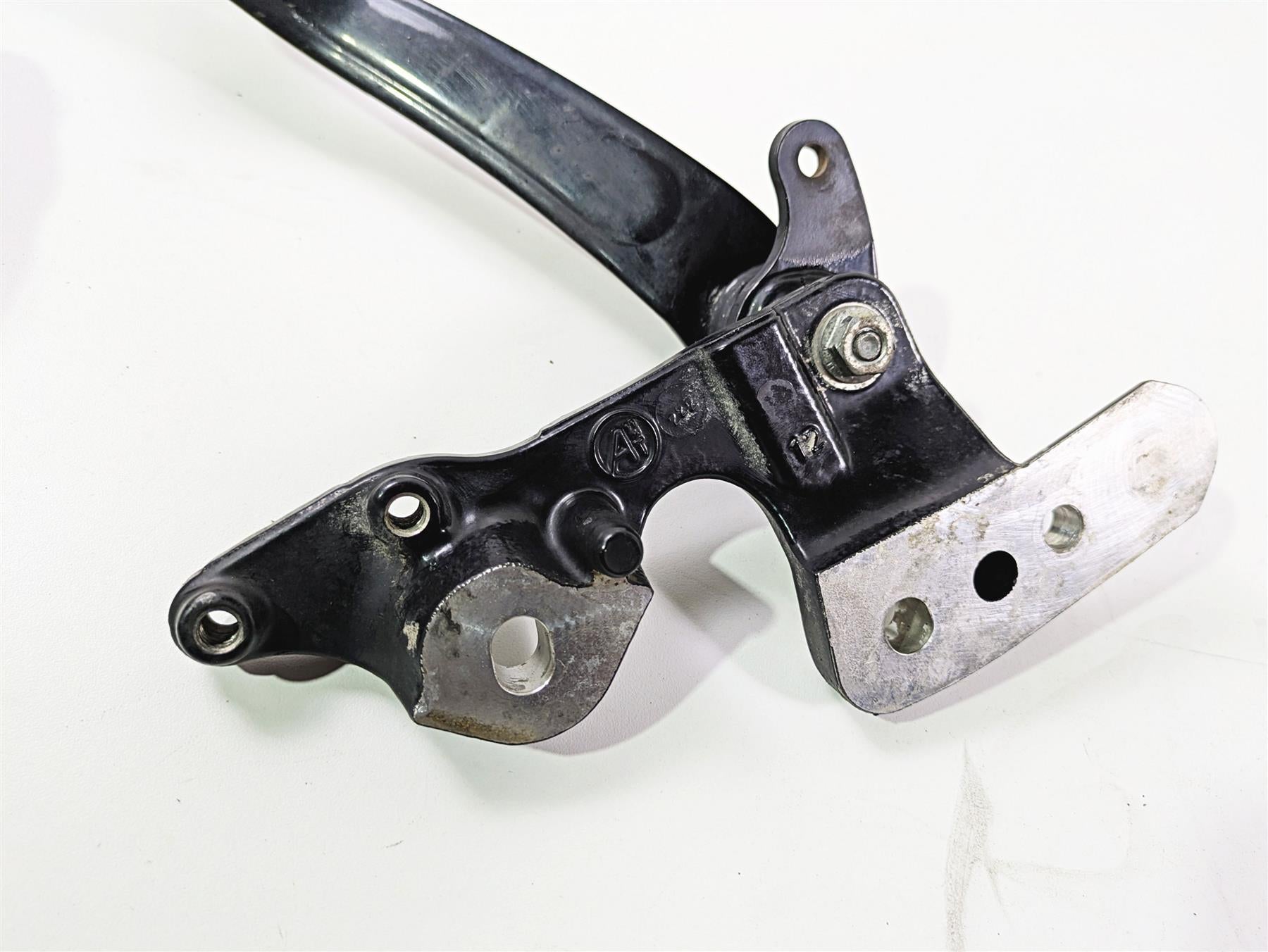 2018 Harley FLHCS Softail Heritage 115th Right Floorboard & Brake Pedal 50500630 {{ shop.shopifyCountryName }} - Mototech271