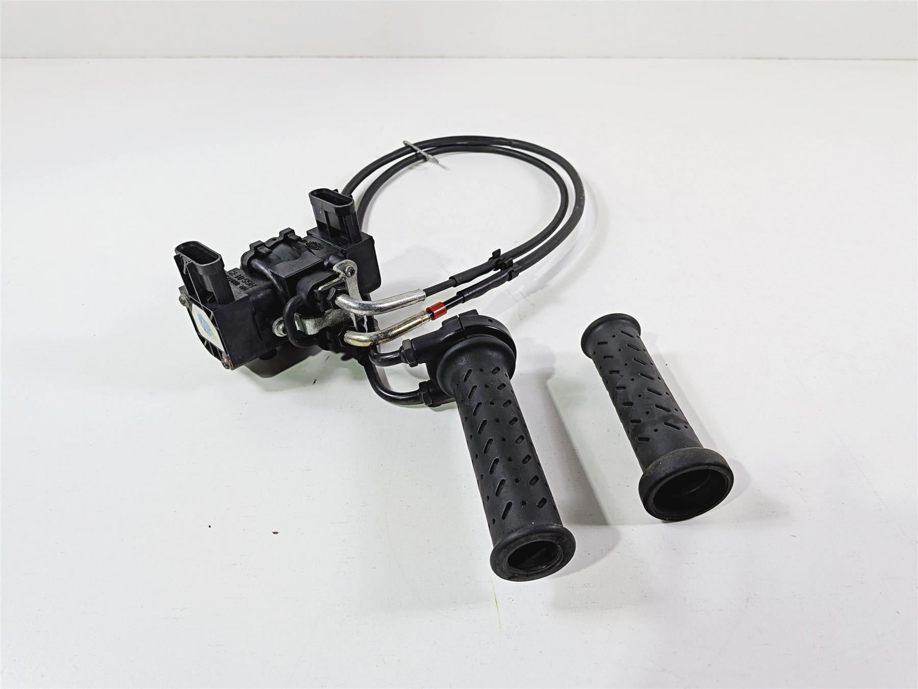 2014 Aprilia RSV4 RR Factory Throttle & Acceleration Position Sensor B044414 {{ shop.shopifyCountryName }} - Mototech271
