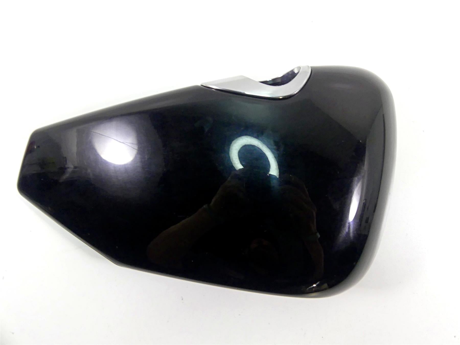 2005 Harley Sportster XL1200 C Right Side Oil Tank Cover Fairing 57200092DH {{ shop.shopifyCountryName }} - Mototech271