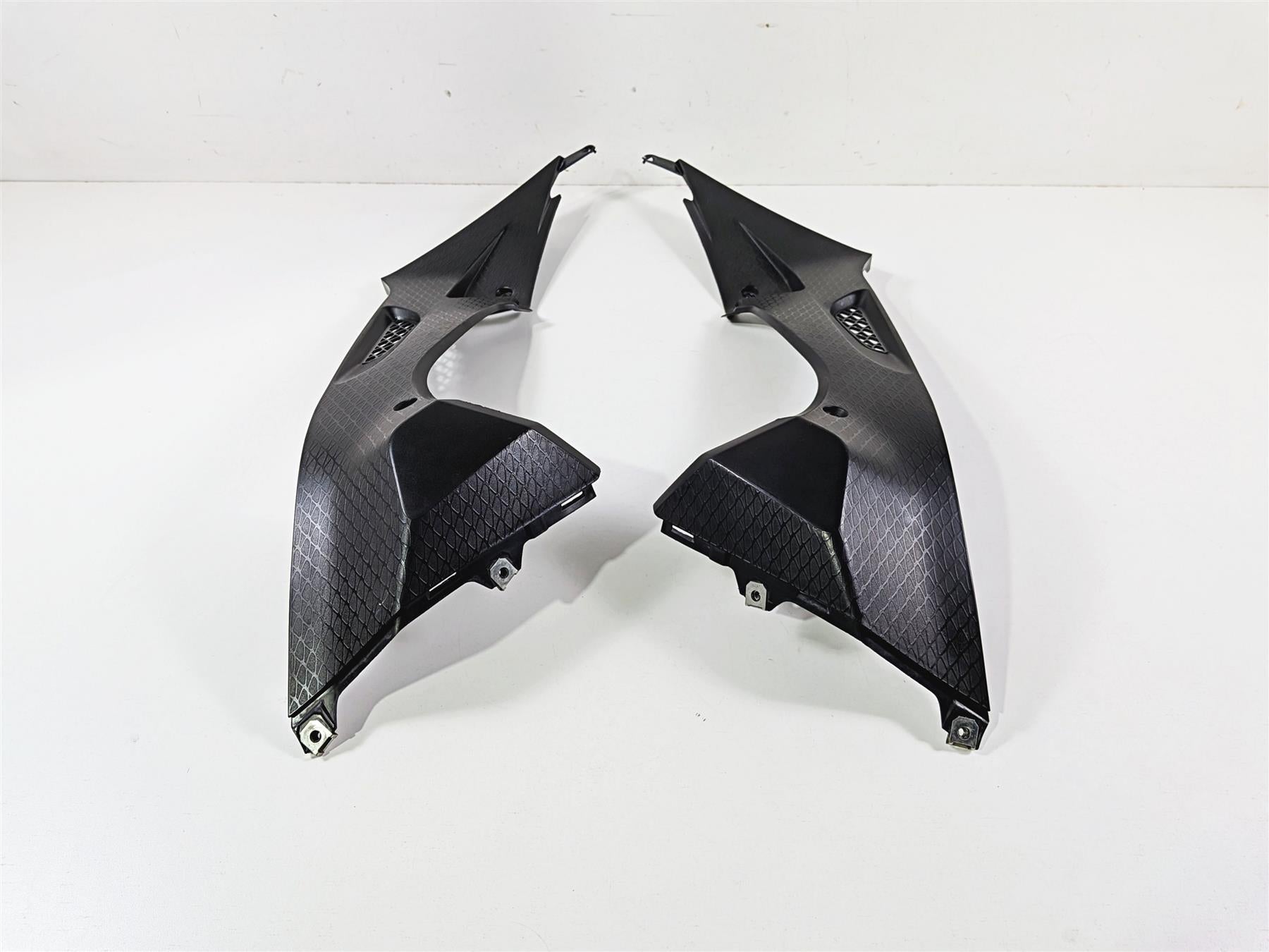 2014 BMW S1000RR K46 Under Tank Side Cover Fairing Set 46637715926 46637715925 {{ shop.shopifyCountryName }} - Mototech271