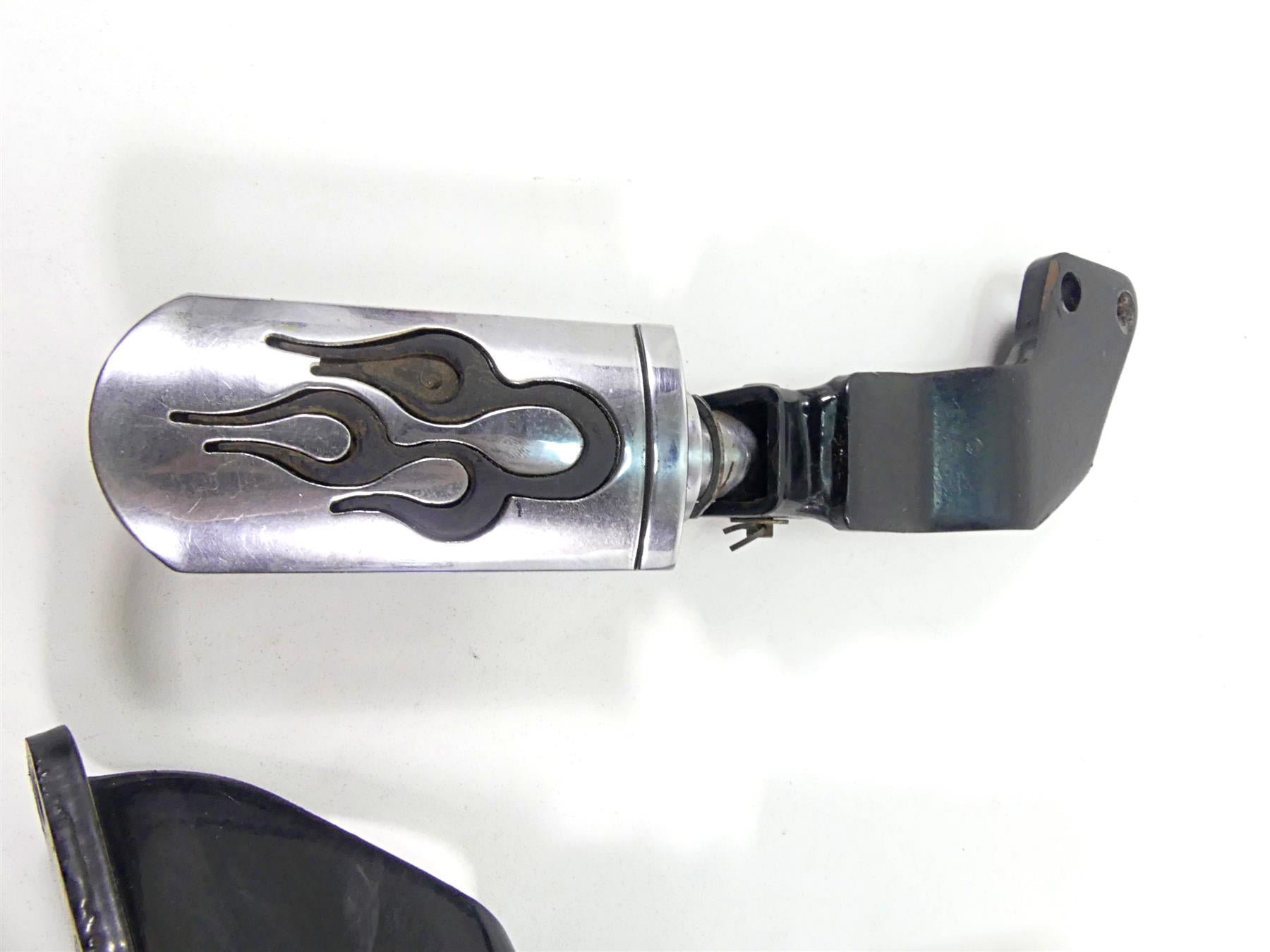 2002 Honda VTX1800 R Rear Passenger Footpeg Set 50680-MCV-000 50685-MCV-000 {{ shop.shopifyCountryName }} - Mototech271