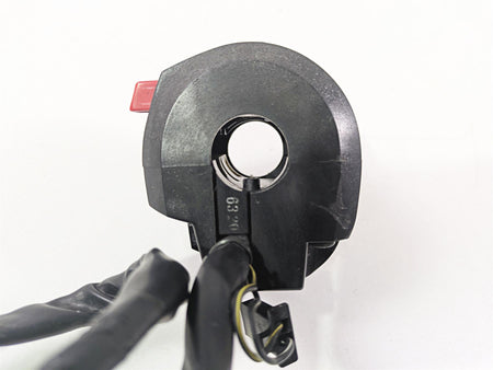 2006 Suzuki GSXR1000 K6 Left Hand Light Control Switch 37400-29G10 37400-29G12 {{ shop.shopifyCountryName }} - Mototech271