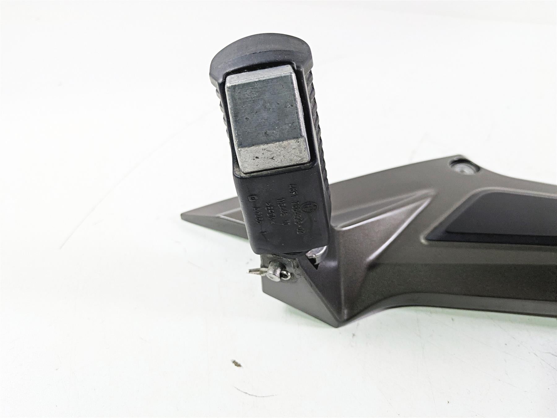 2015 BMW K1600 GT K48 Right Rider & Passenger Foot Peg 46717716014 46717727573 {{ shop.shopifyCountryName }} - Mototech271