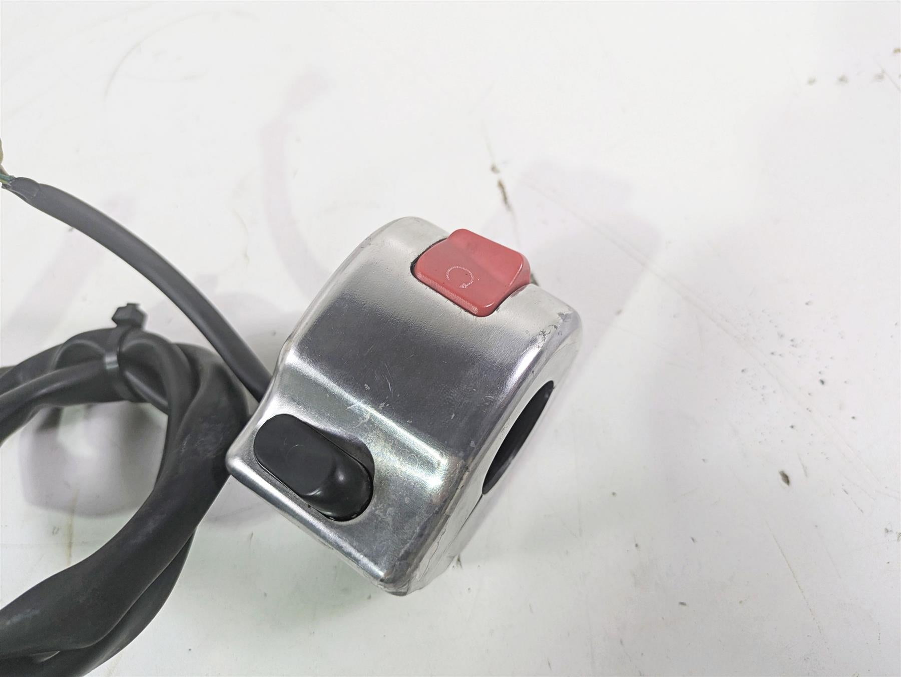 2006 Yamaha XVS650 V-Star Classic Right Hand Control Switch 5KS-83975-10-00 {{ shop.shopifyCountryName }} - Mototech271