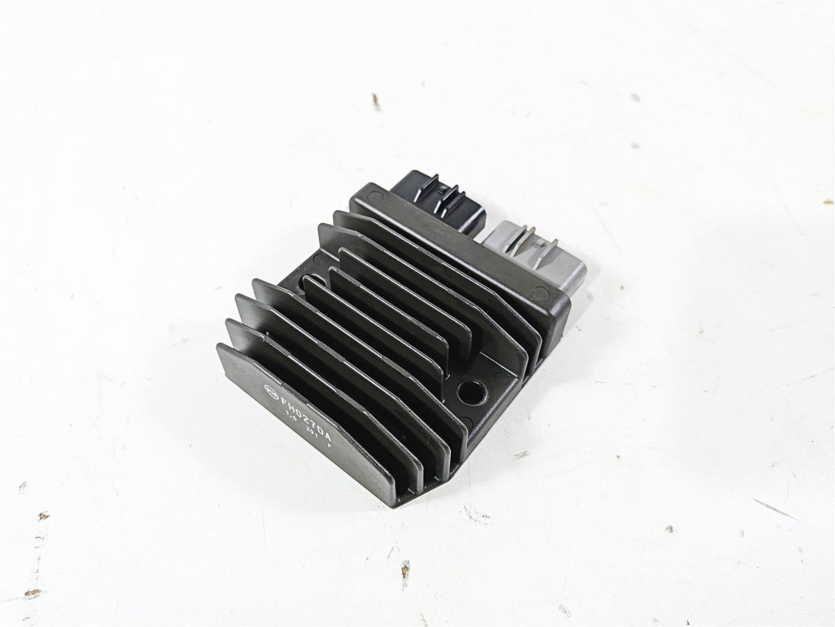 2022 Yamaha YXZ1000 R Rectifier Voltage Regulator B5H-81960-00-00 FH027DA {{ shop.shopifyCountryName }} - Mototech271