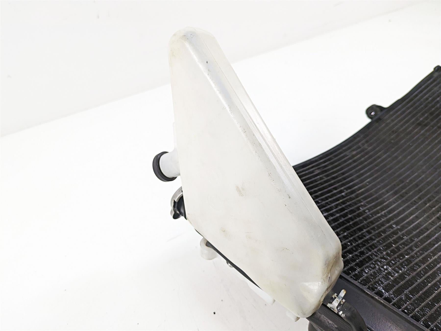 2009 Suzuki GSXR750 K9 Radiator Fan Hoses Reservoir Set - Read 17710-01H10 {{ shop.shopifyCountryName }} - Mototech271