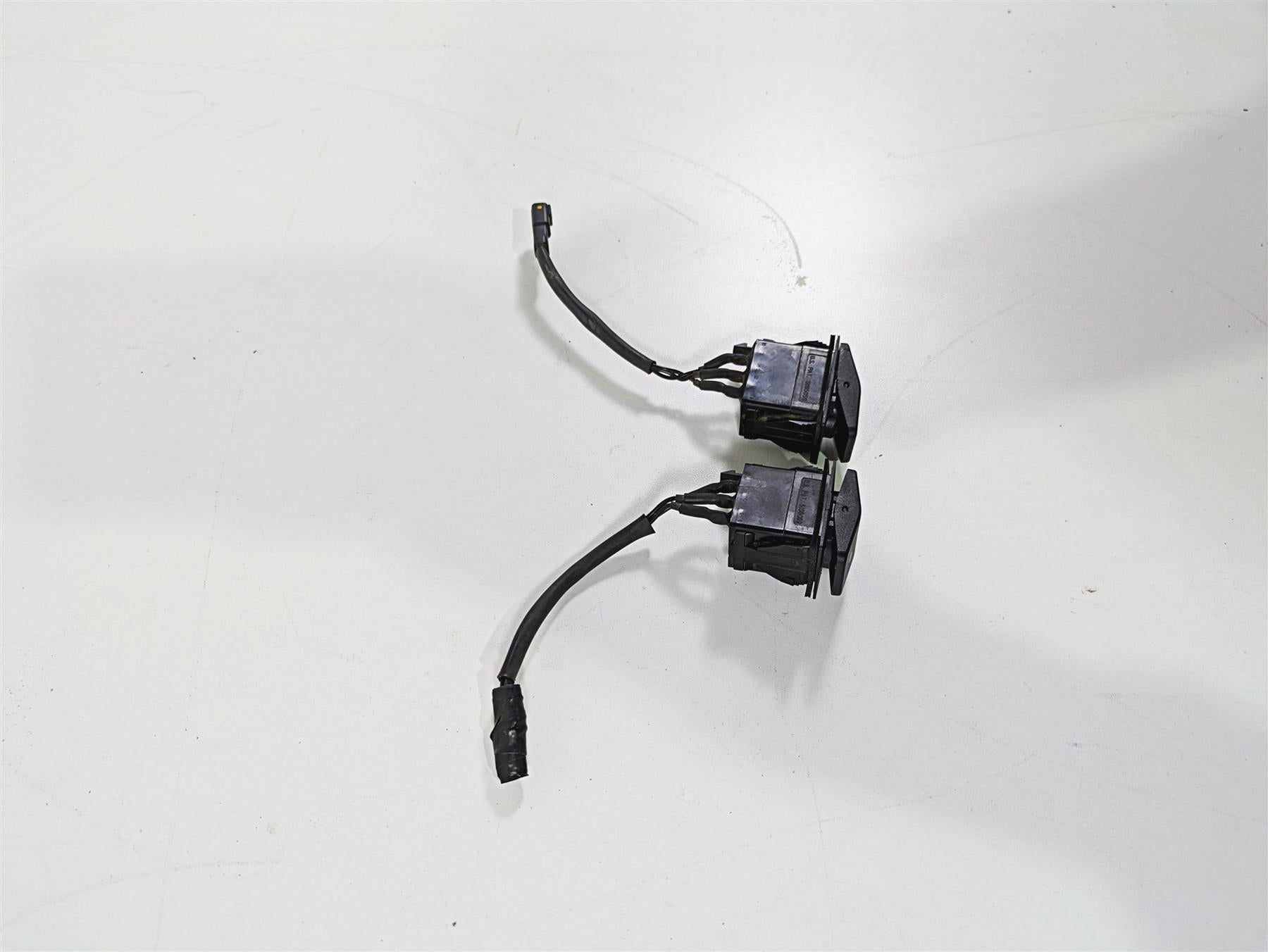 2015 Triumph Tiger Explorer XC Heated Seat Heater Switch Set {{ shop.shopifyCountryName }} - Mototech271