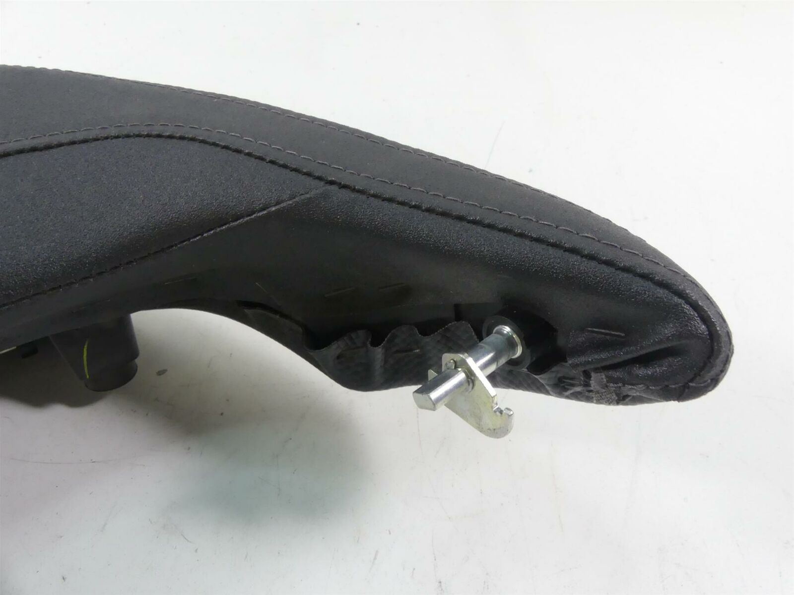 2020 Yamaha VMX17 1700 Middle Mid Seat Saddle Section Backrest 2S3-24790-10-00 {{ shop.shopifyCountryName }} - Mototech271