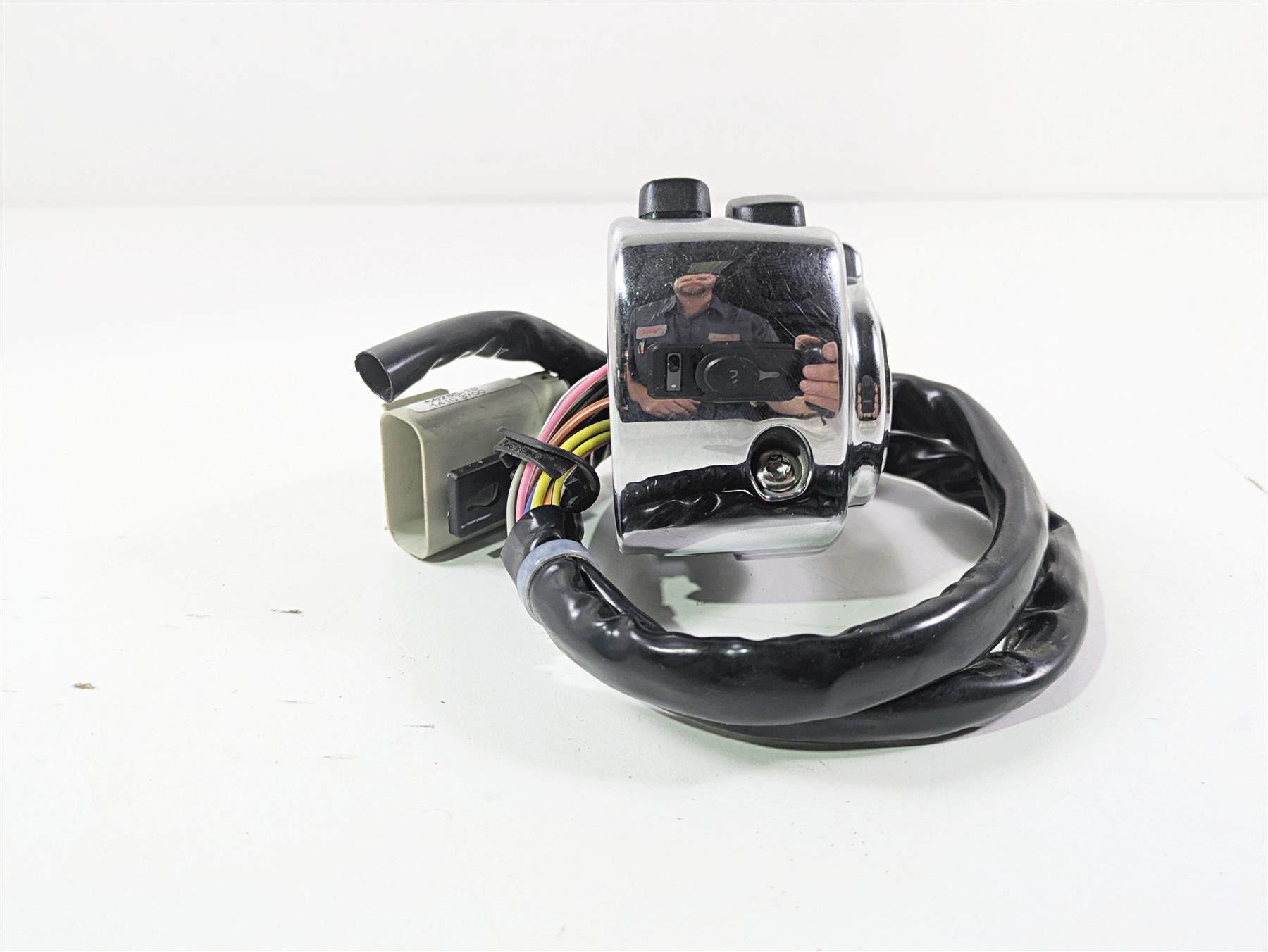 2010 Harley Touring FLHXSE CVO Street Glide Left Hand Control Switch 71682-06A {{ shop.shopifyCountryName }} - Mototech271