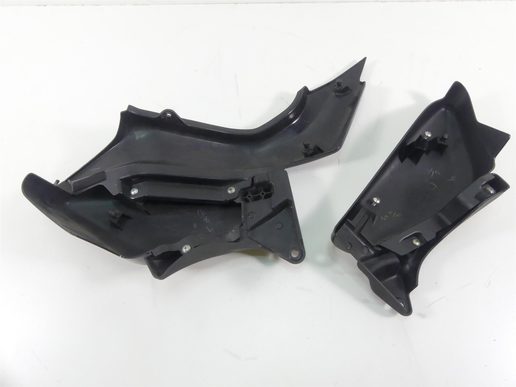 2007 Suzuki M109R VZR1800 Boulevard Side Cover Fairing Set 47210-48G00 {{ shop.shopifyCountryName }} - Mototech271