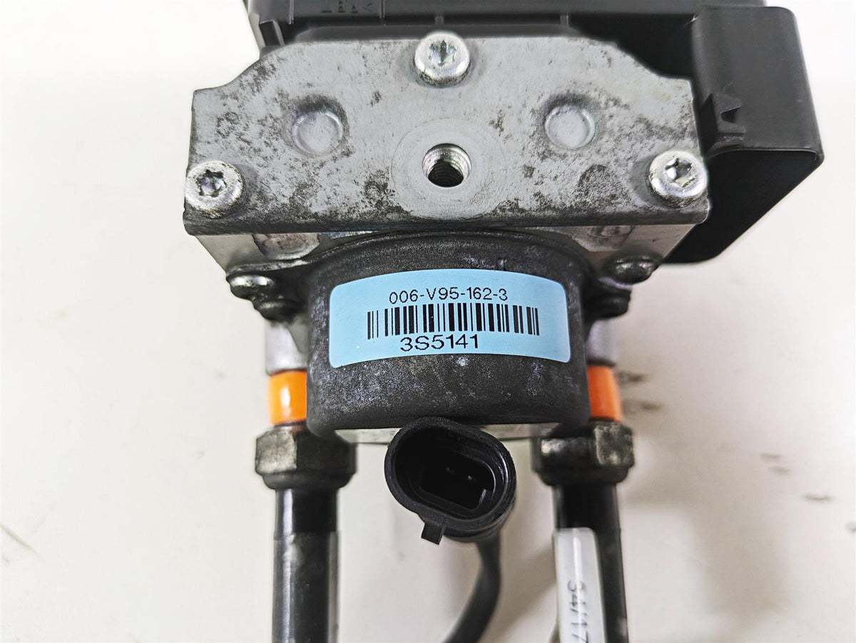 2018 Indian Chieftain Dark Horse Abs Brake Pump Module Unit 2204981 {{ shop.shopifyCountryName }} - Mototech271
