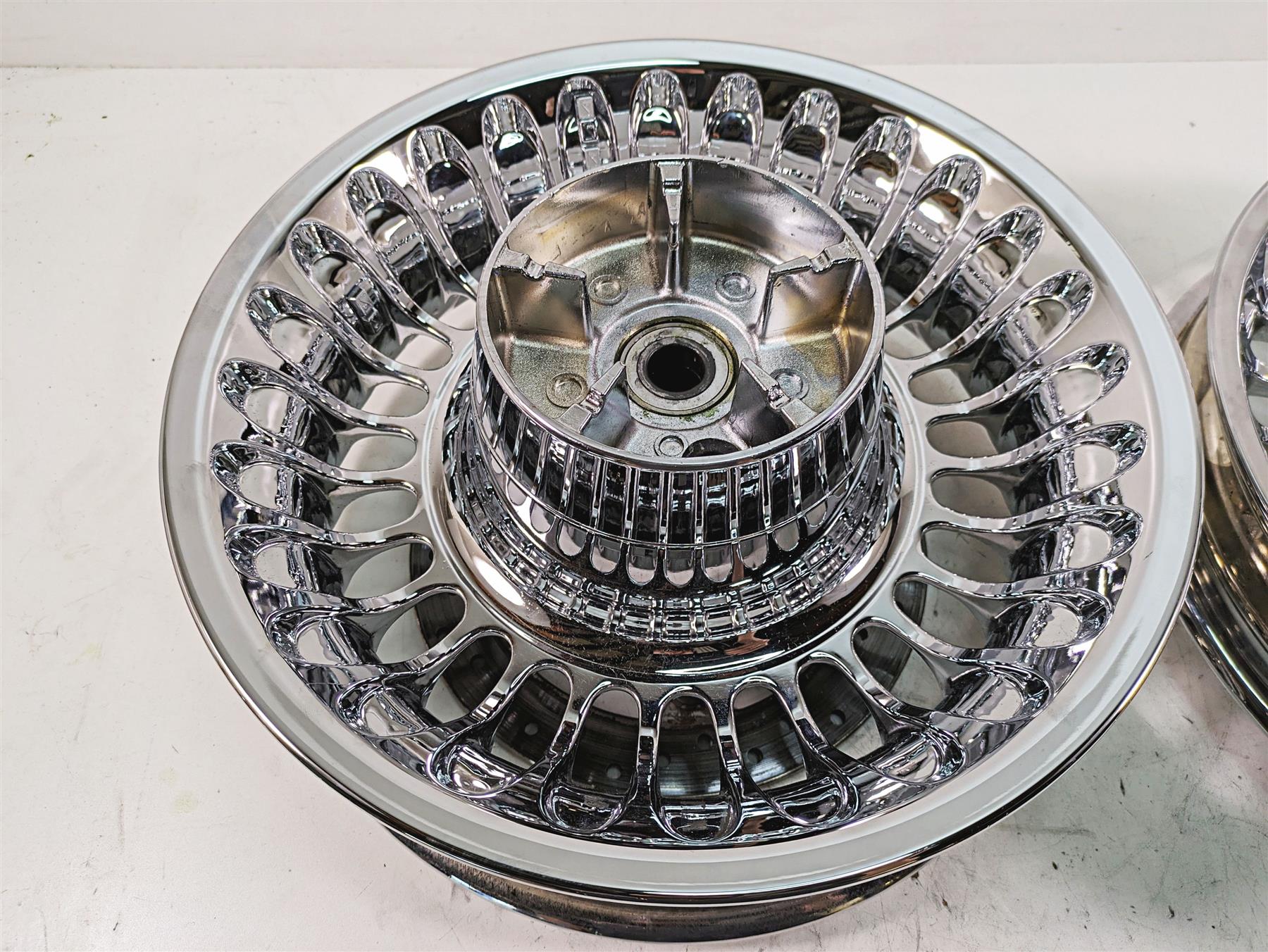 2010 Harley Touring FLHTCU Electra Glide Front Rear Chrome Wheel Set 43300161 {{ shop.shopifyCountryName }} - Mototech271