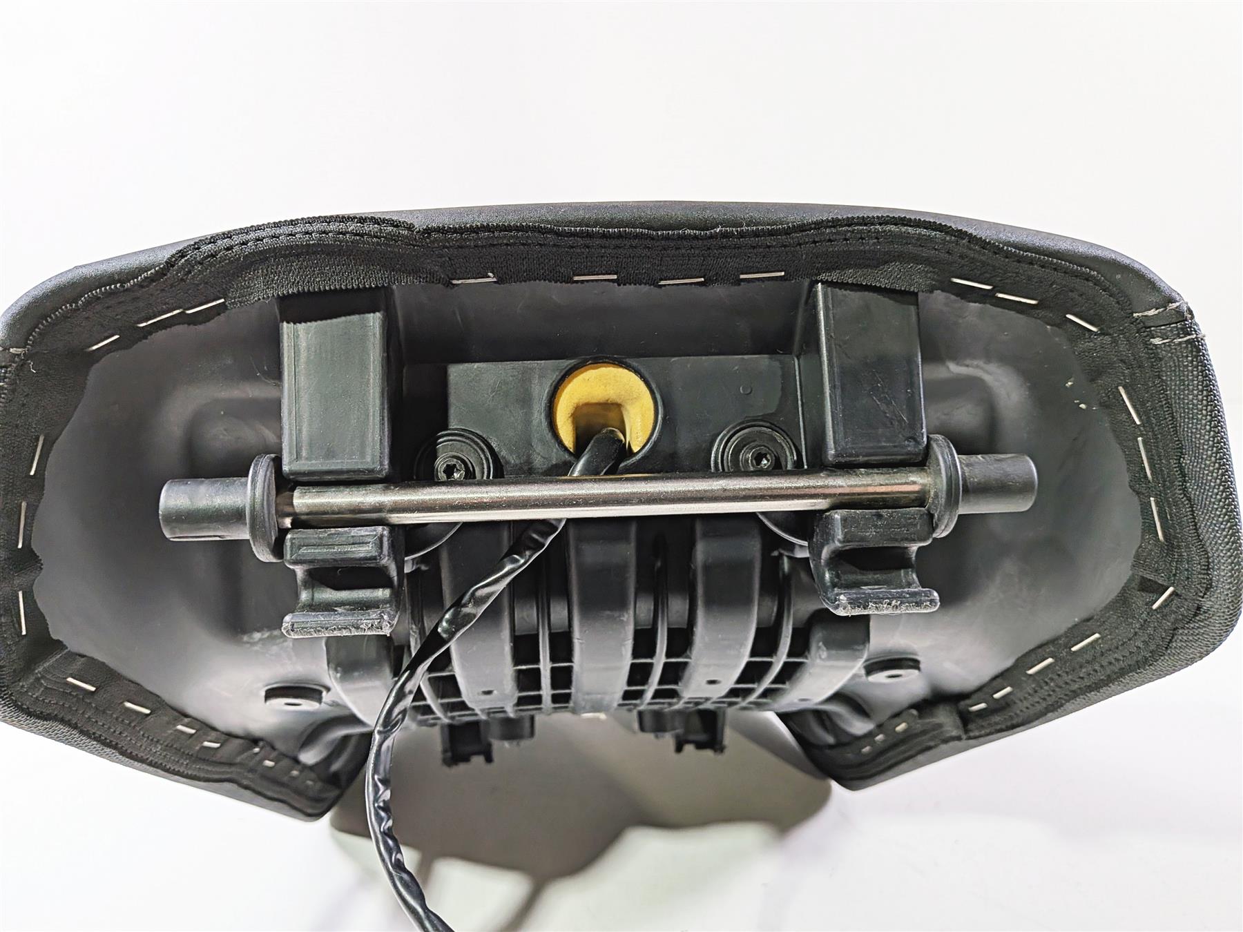 2022 Triumph Tiger 900 GT Pro Front Rider Heated Seat Saddle T2310123 {{ shop.shopifyCountryName }} - Mototech271