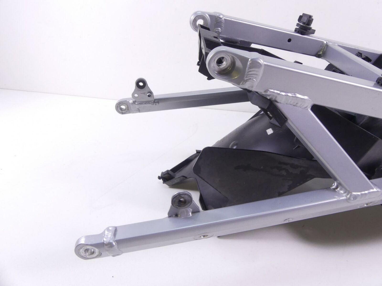 2017 BMW R1200 RT RTW K52 Subframe Sub Frame & Inner Fender 46518528588 {{ shop.shopifyCountryName }} - Mototech271