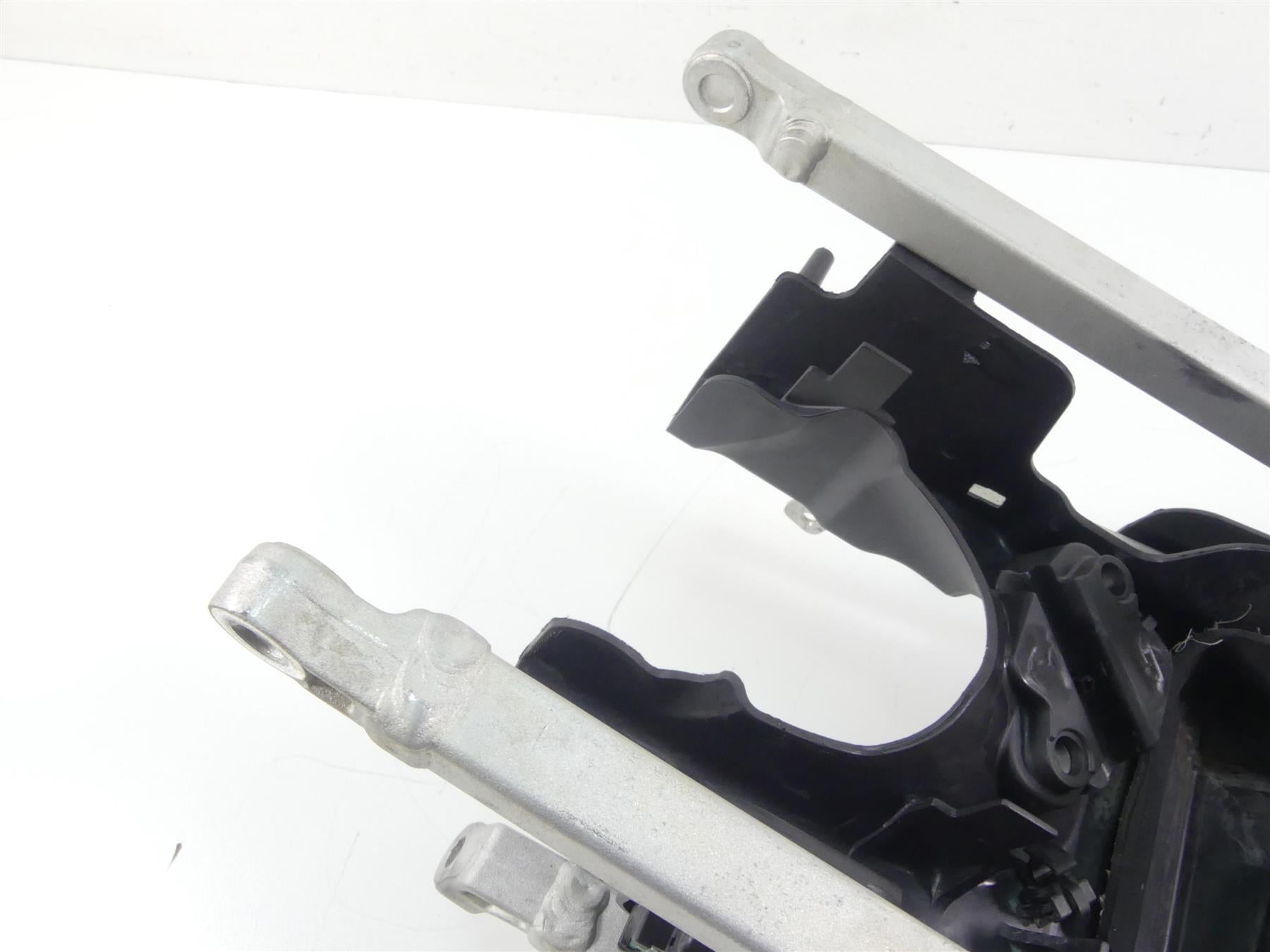 2021 Aprilia Tuono 660 RS660 Rear Straight Sub Frame Subframe 2B008726 2B006819 {{ shop.shopifyCountryName }} - Mototech271