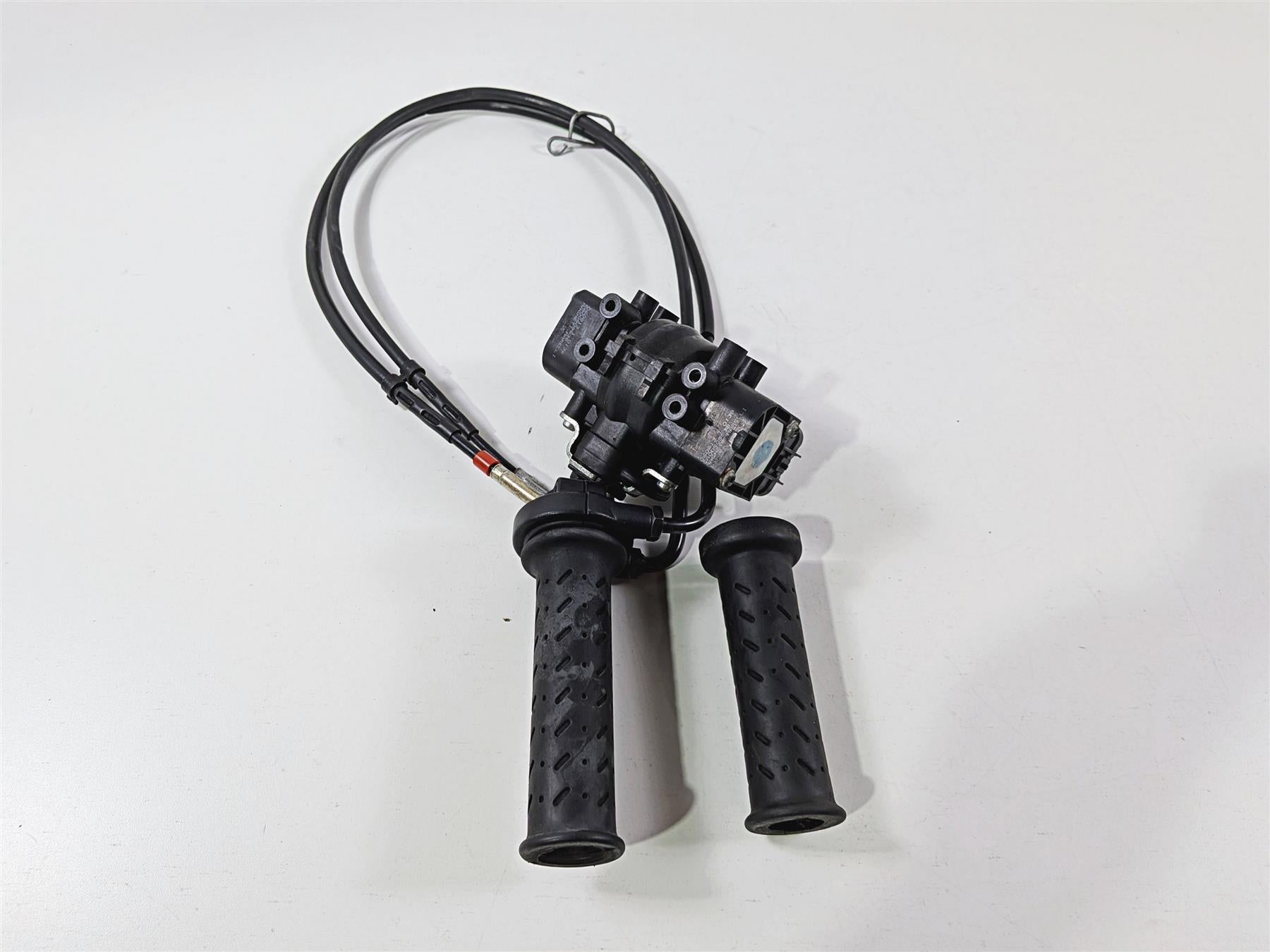 2014 Aprilia RSV4 RR Factory Throttle & Acceleration Position Sensor B044414 {{ shop.shopifyCountryName }} - Mototech271