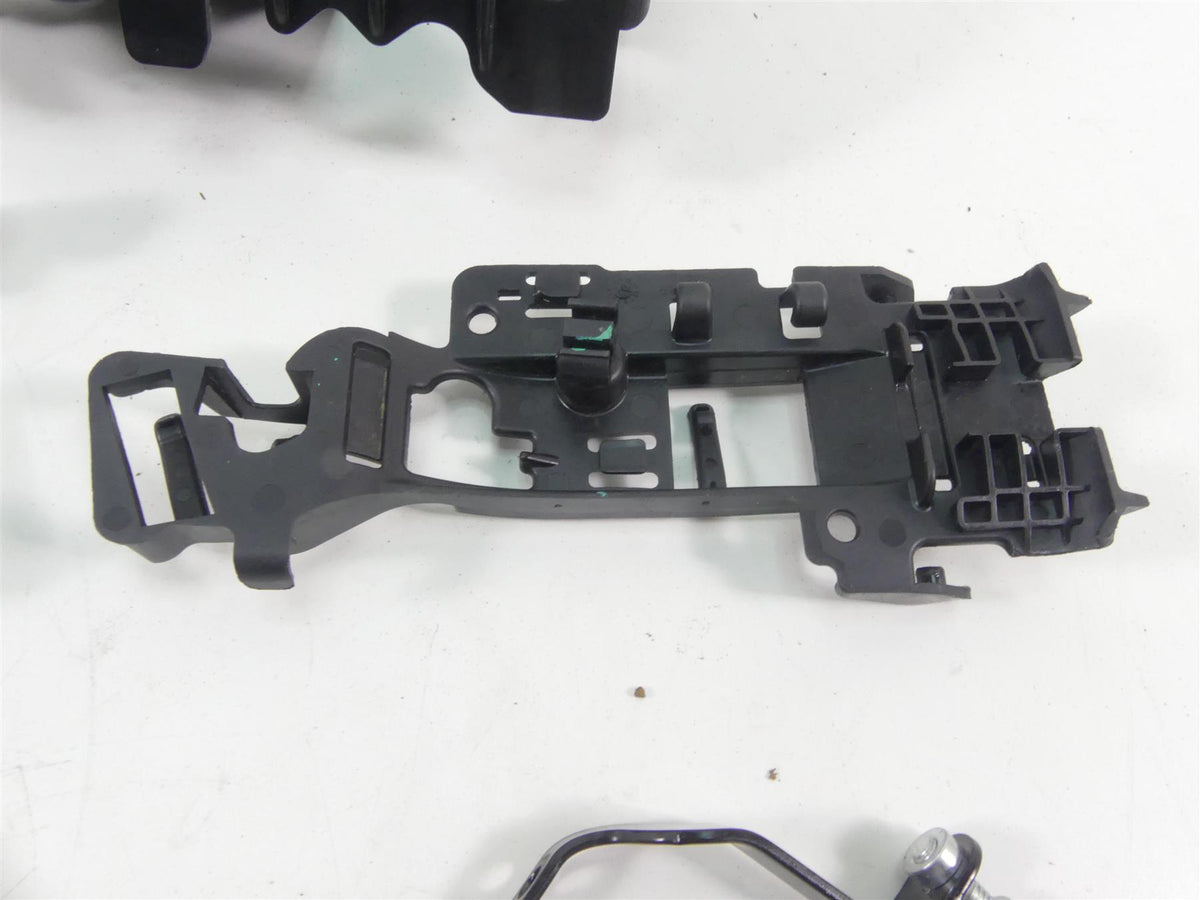 2022 Harley Softail FXBBS Street Bob Electrical Carrier Plastics Set 69201632 {{ shop.shopifyCountryName }} - Mototech271