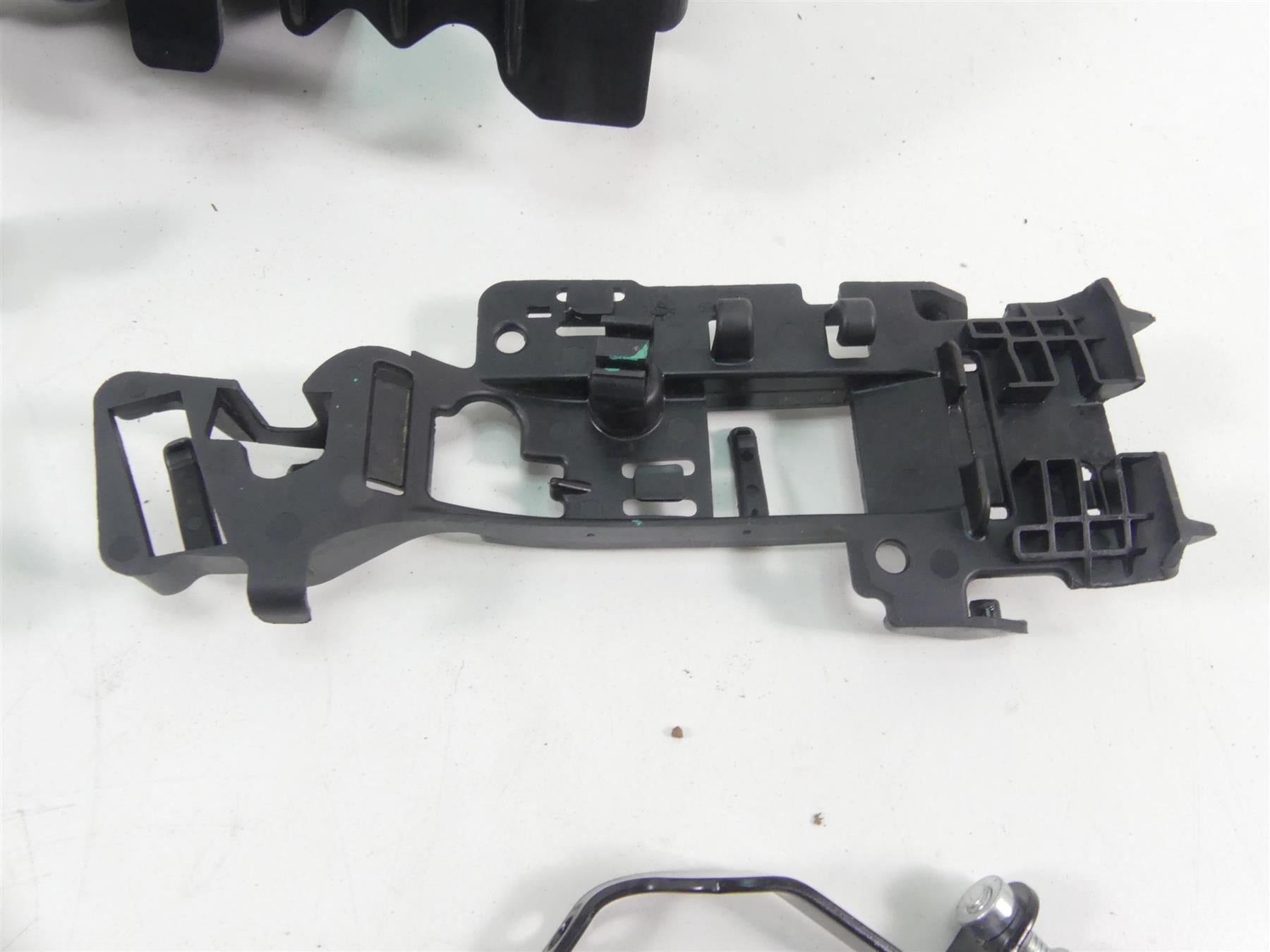 2022 Harley Softail FXBBS Street Bob Electrical Carrier Plastics Set 69201632 {{ shop.shopifyCountryName }} - Mototech271