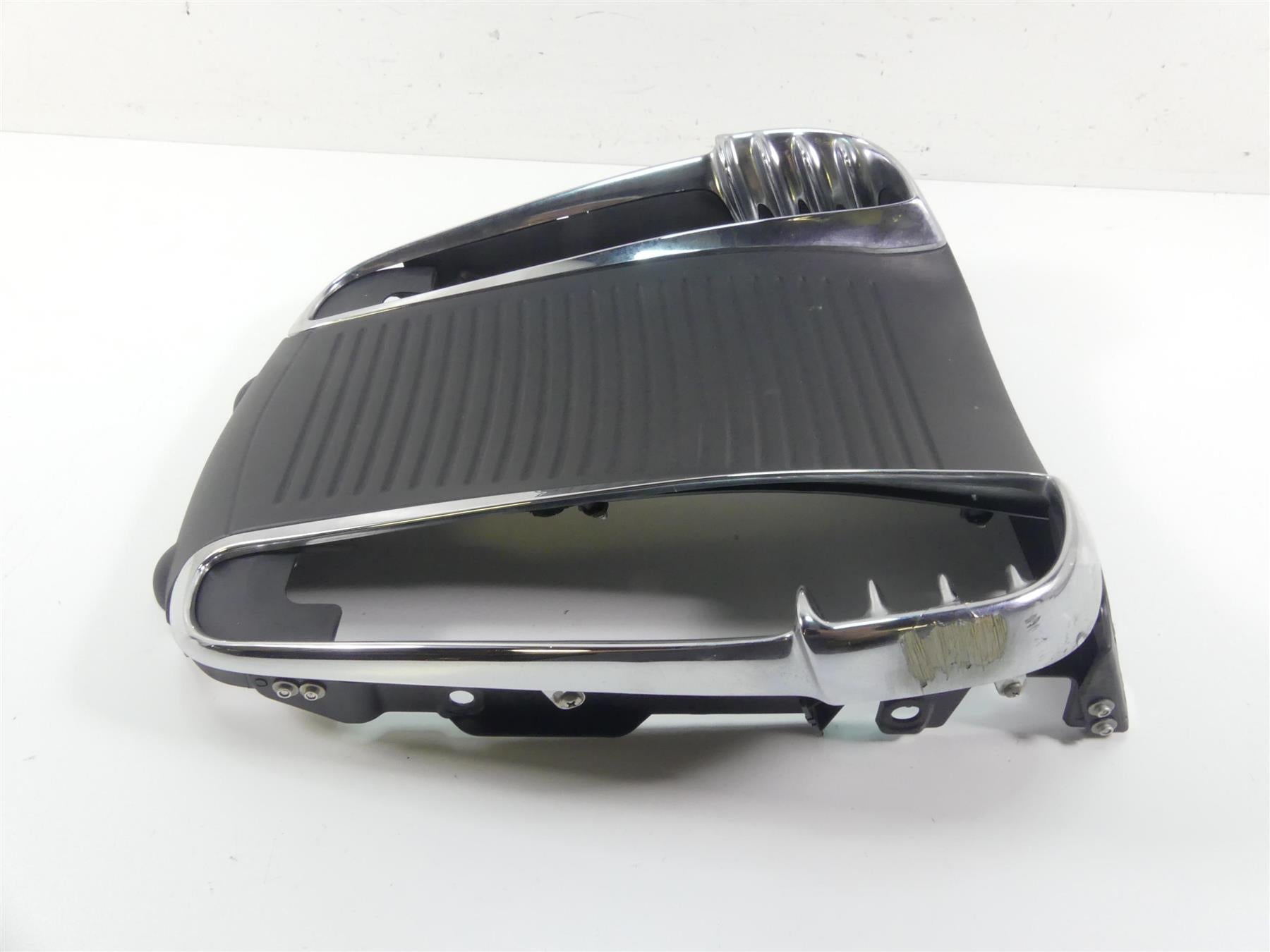 2006 Harley VRSCD Night Rod Radiator Center Chrome Cover Fairing 26788-01A {{ shop.shopifyCountryName }} - Mototech271