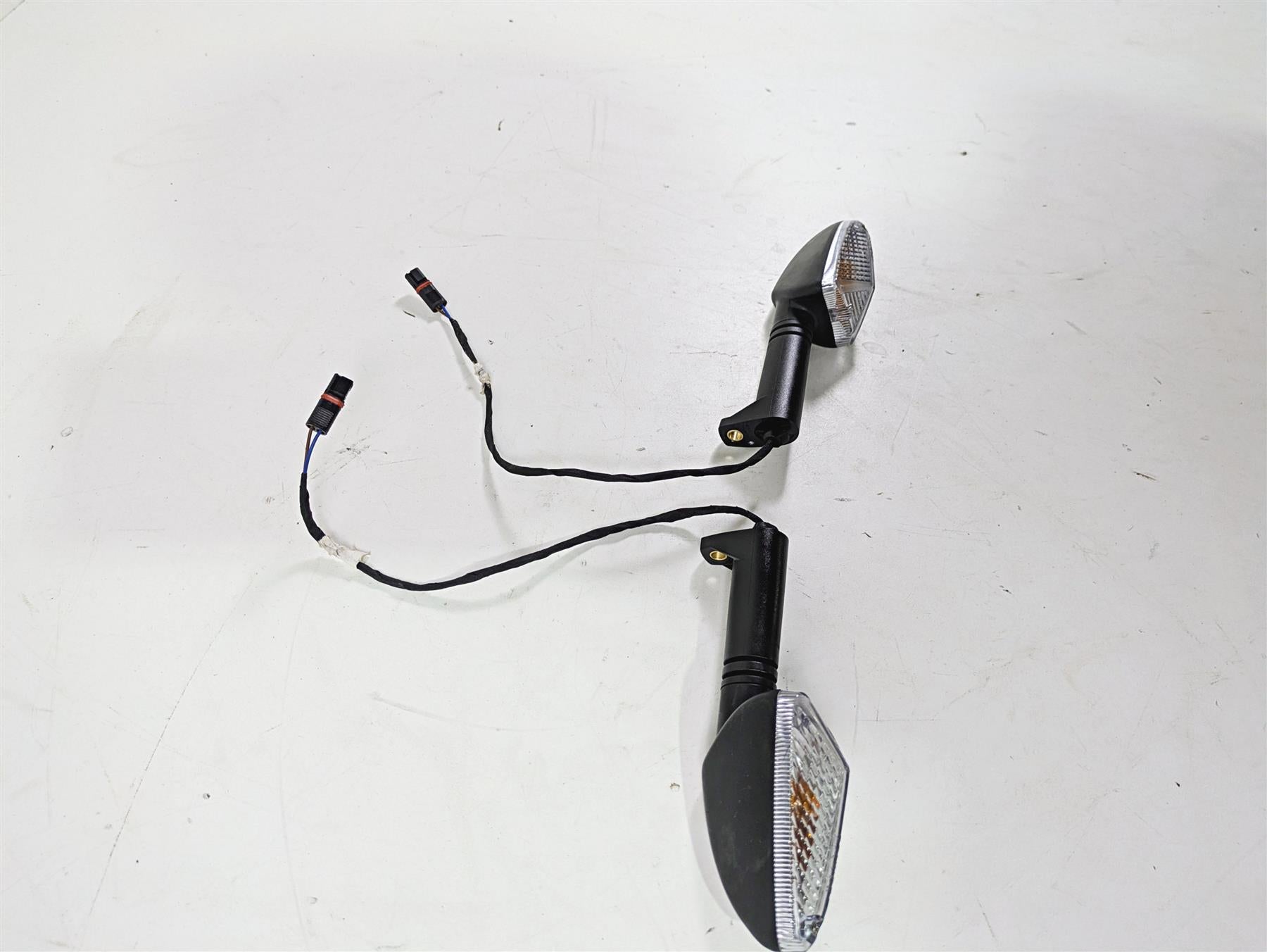 2015 BMW R1200 GS Adv K51 Front Blinker Turn Signal Set 63138534355 63138534354 {{ shop.shopifyCountryName }} - Mototech271