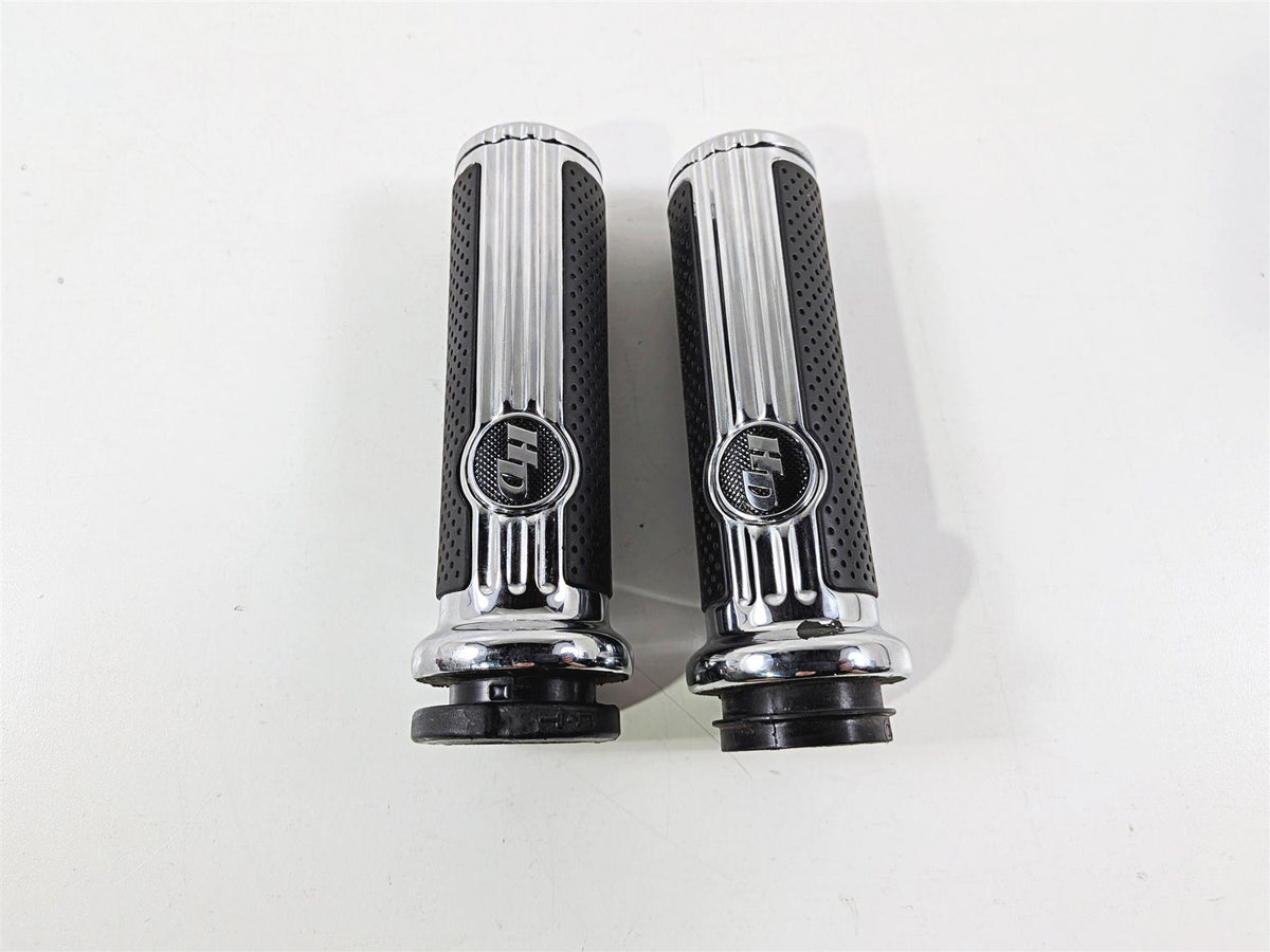 2017 Harley Touring FLHXS Street Glide Defiance Chrome Rubber Hand Grips 56100158 {{ shop.shopifyCountryName }} - Mototech271