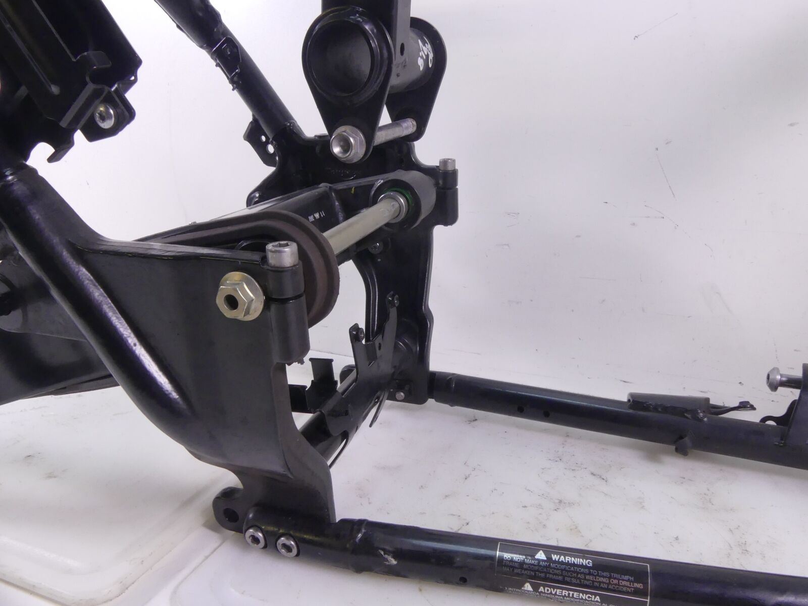 2013 Triumph America EFI Straight Main Frame Chassis Slvg + Swingarm T2076043 {{ shop.shopifyCountryName }} - Mototech271