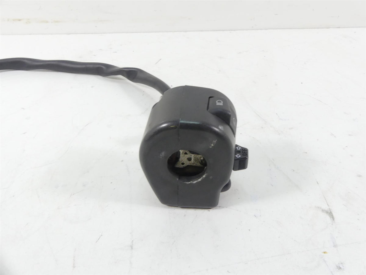 2007 Yamaha XVS1300 V-Star Left Hand Light Horn Control Switch 3D8-83973-00-00 {{ shop.shopifyCountryName }} - Mototech271