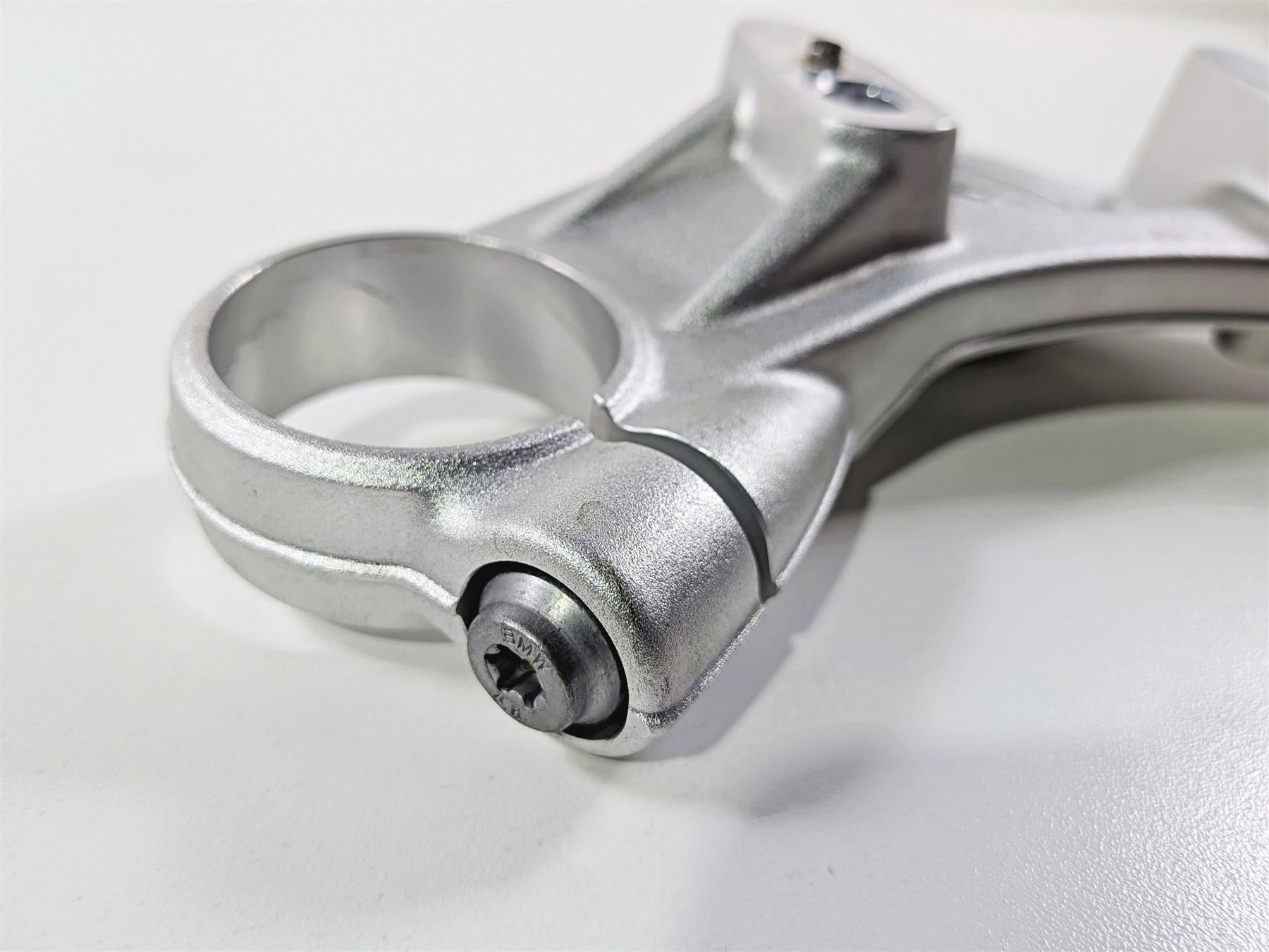 2023 BMW R nineT Scrambler K23 Upper Triple Tree Steering Clamp 31428558709 {{ shop.shopifyCountryName }} - Mototech271