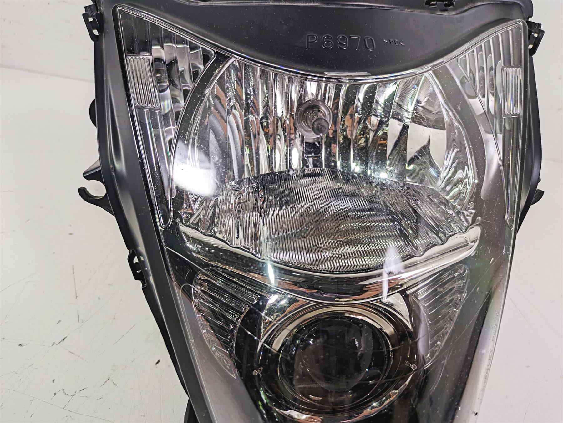 2018 Suzuki GSX1300 R Hayabusa Headlight Head Light Lamp - Read 35100-15H31-999 {{ shop.shopifyCountryName }} - Mototech271