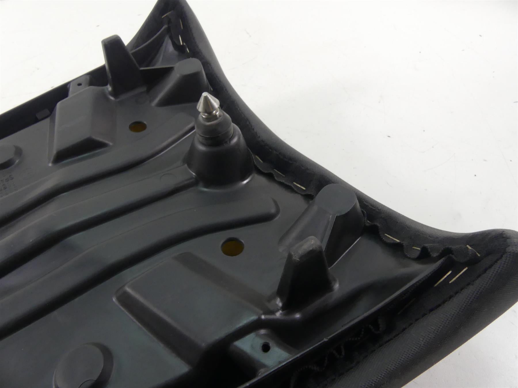 2008 BMW R1200GS K25 Rear Passenger Pillion Seat Saddle 52537721896 {{ shop.shopifyCountryName }} - Mototech271