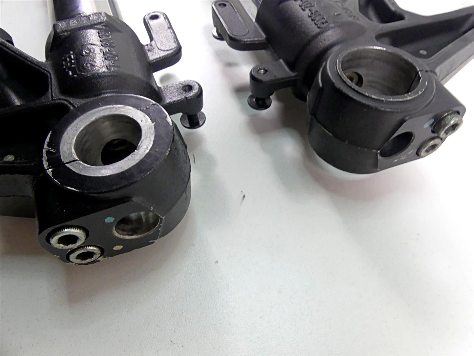 2008 Ducati 848 SBK Straight Showa Front Fork Leg Damper Set 34520161B 34420161B {{ shop.shopifyCountryName }} - Mototech271