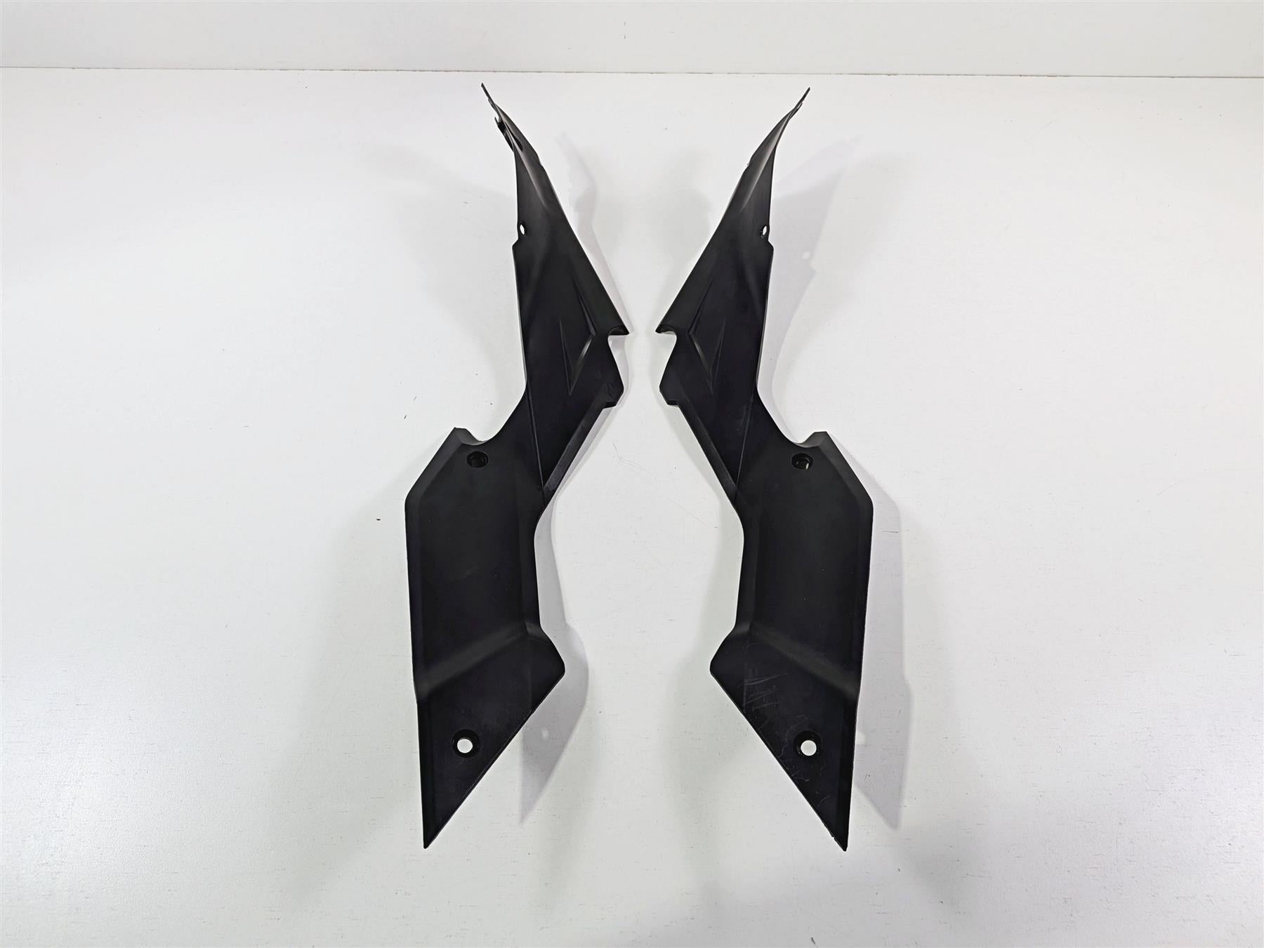 2011 Ducati Streetfighter 1098 S Under Seat Side Cover Set 48211562A 48211572A {{ shop.shopifyCountryName }} - Mototech271