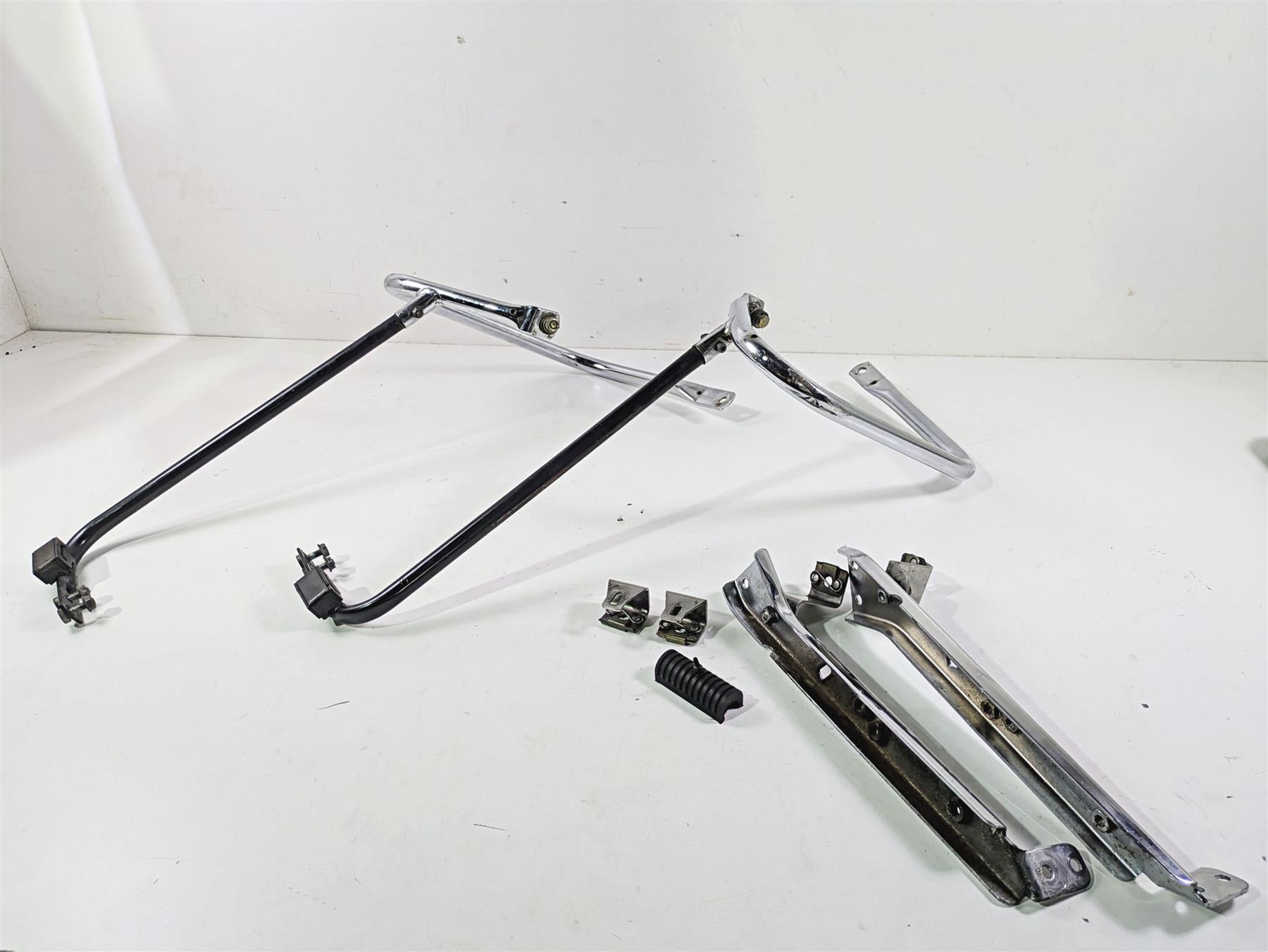 1998 Harley Touring FLHRCI Road King Saddlebag Rail Guard Support Set 49187-97 {{ shop.shopifyCountryName }} - Mototech271