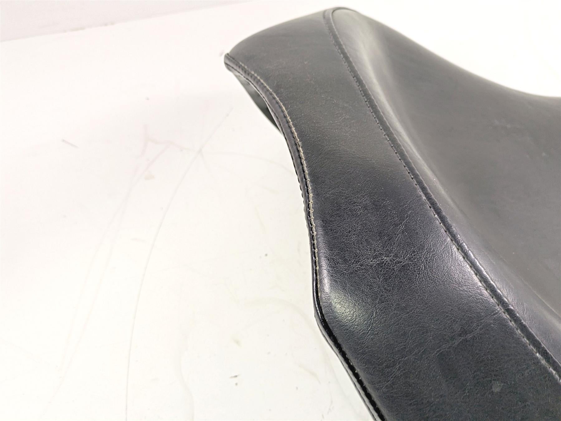 2008 Yamaha XVS1300 V-Star Tourer Front Rider Driver Seat Saddle 3D8-24710-00-00 {{ shop.shopifyCountryName }} - Mototech271