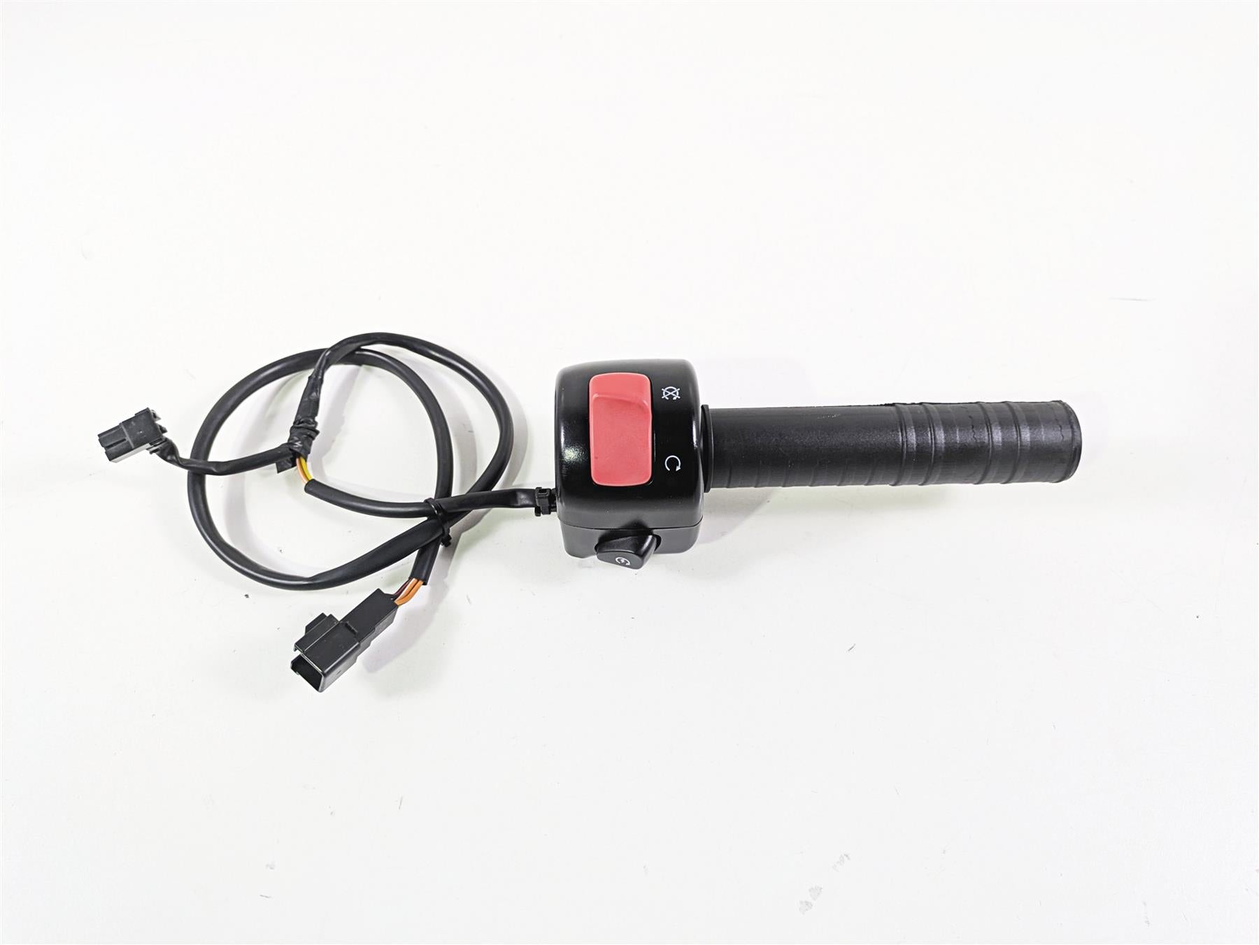 2019 Suzuki M109R VZR1800 Boulevard Right Hand Control Switch 37200-06J00 {{ shop.shopifyCountryName }} - Mototech271