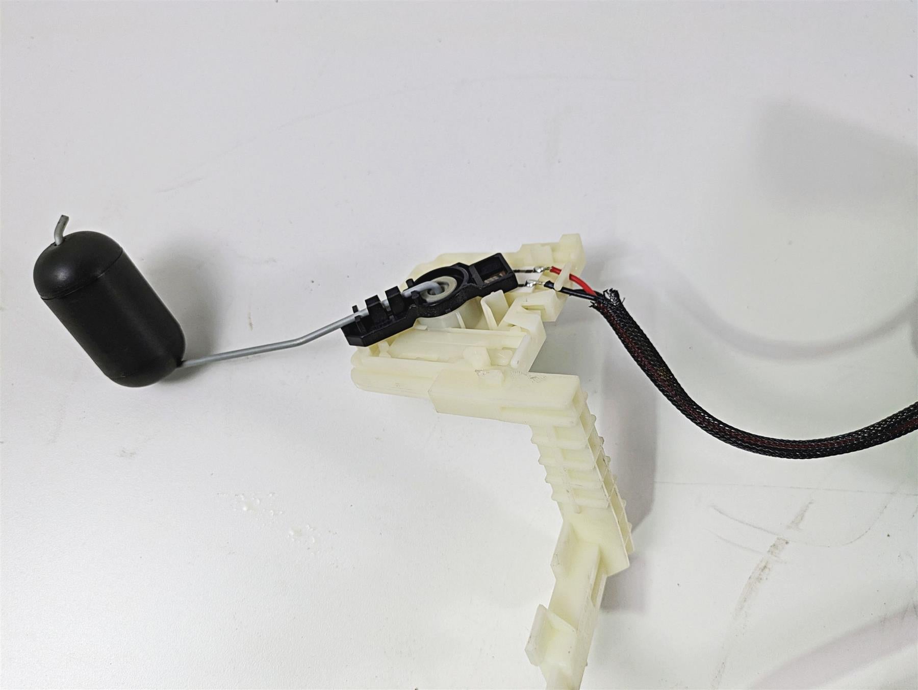 2011 Harley FXDC Dyna Super Glide Fuel Gas Petrol Pump & Level Sender 75218-04D {{ shop.shopifyCountryName }} - Mototech271