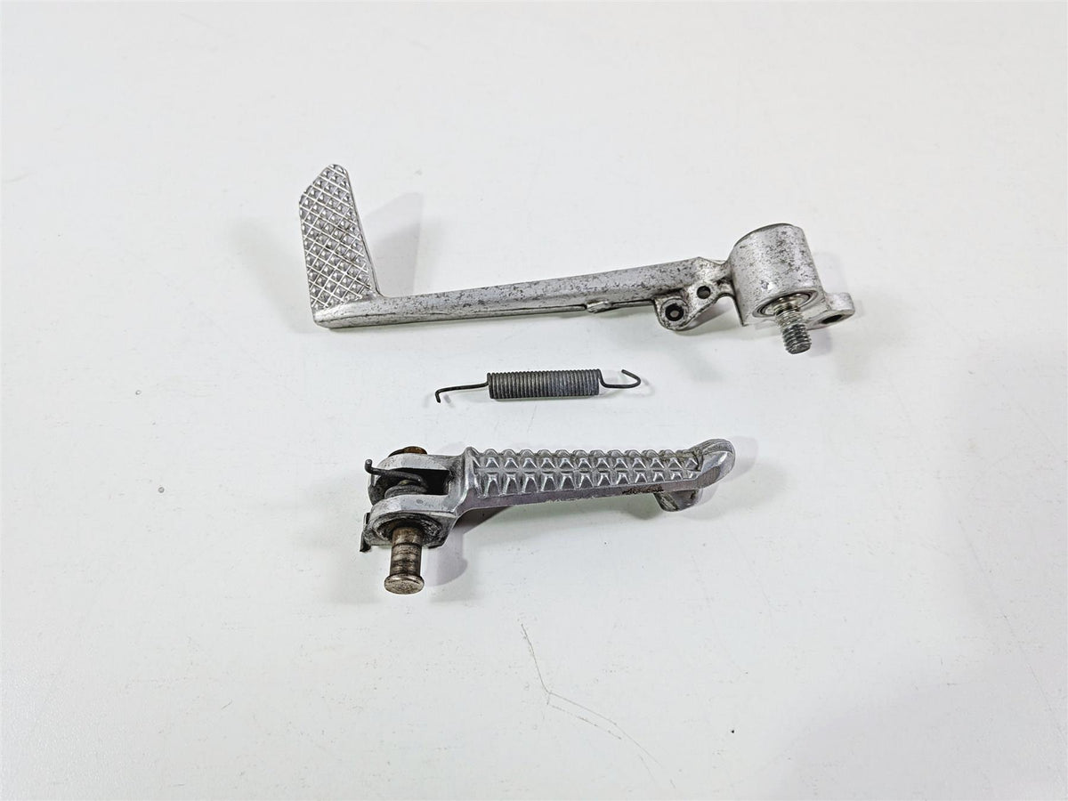 2008 Yamaha YZF R1 RN19 Front Right Footpeg & Brake Pedal 4C8-27211-00-00 {{ shop.shopifyCountryName }} - Mototech271