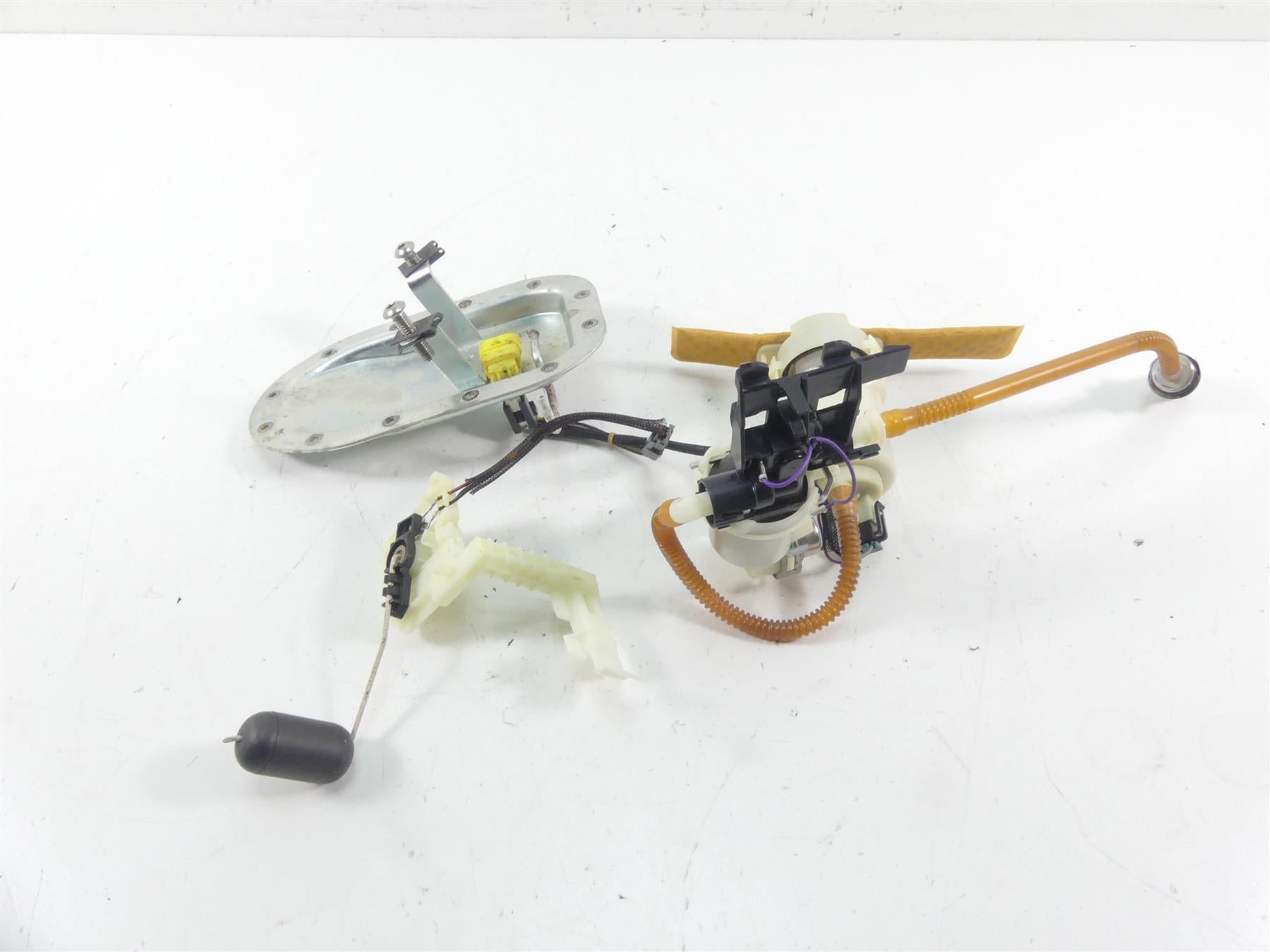 2010 Harley FXDWG Dyna Wide Glide Fuel Gas Petrol Pump 2K Only -Tested 75218-04D {{ shop.shopifyCountryName }} - Mototech271