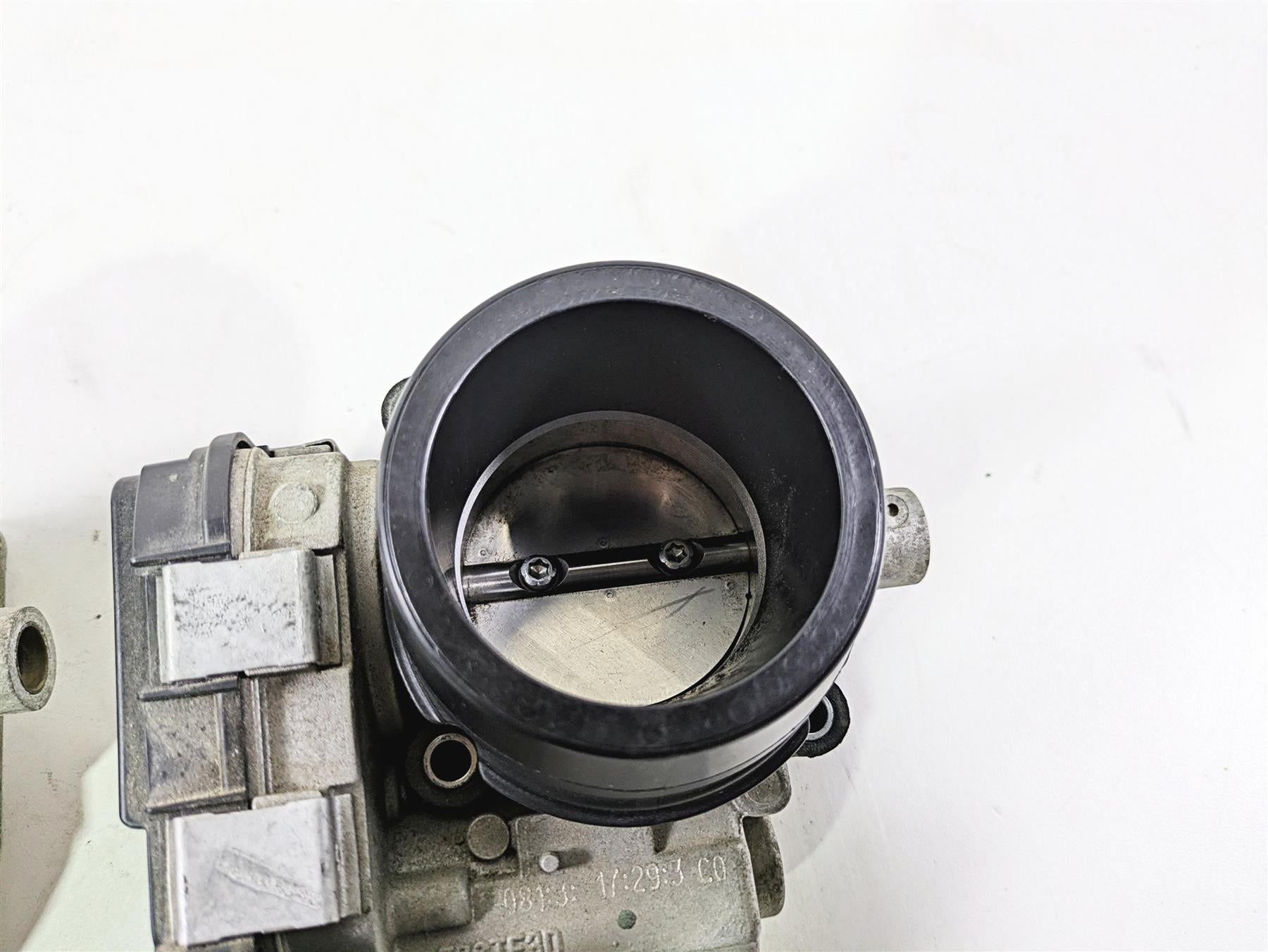 2013 Ducati Hyperstrada 821 Throttle Bodies Body Set 28240901A {{ shop.shopifyCountryName }} - Mototech271