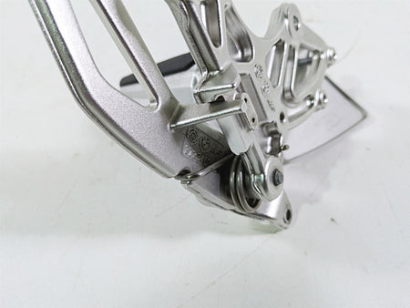 2012 BMW R1200R K27 Right Rider Footpeg & Brake Pedal 46717671078 35217728911 {{ shop.shopifyCountryName }} - Mototech271