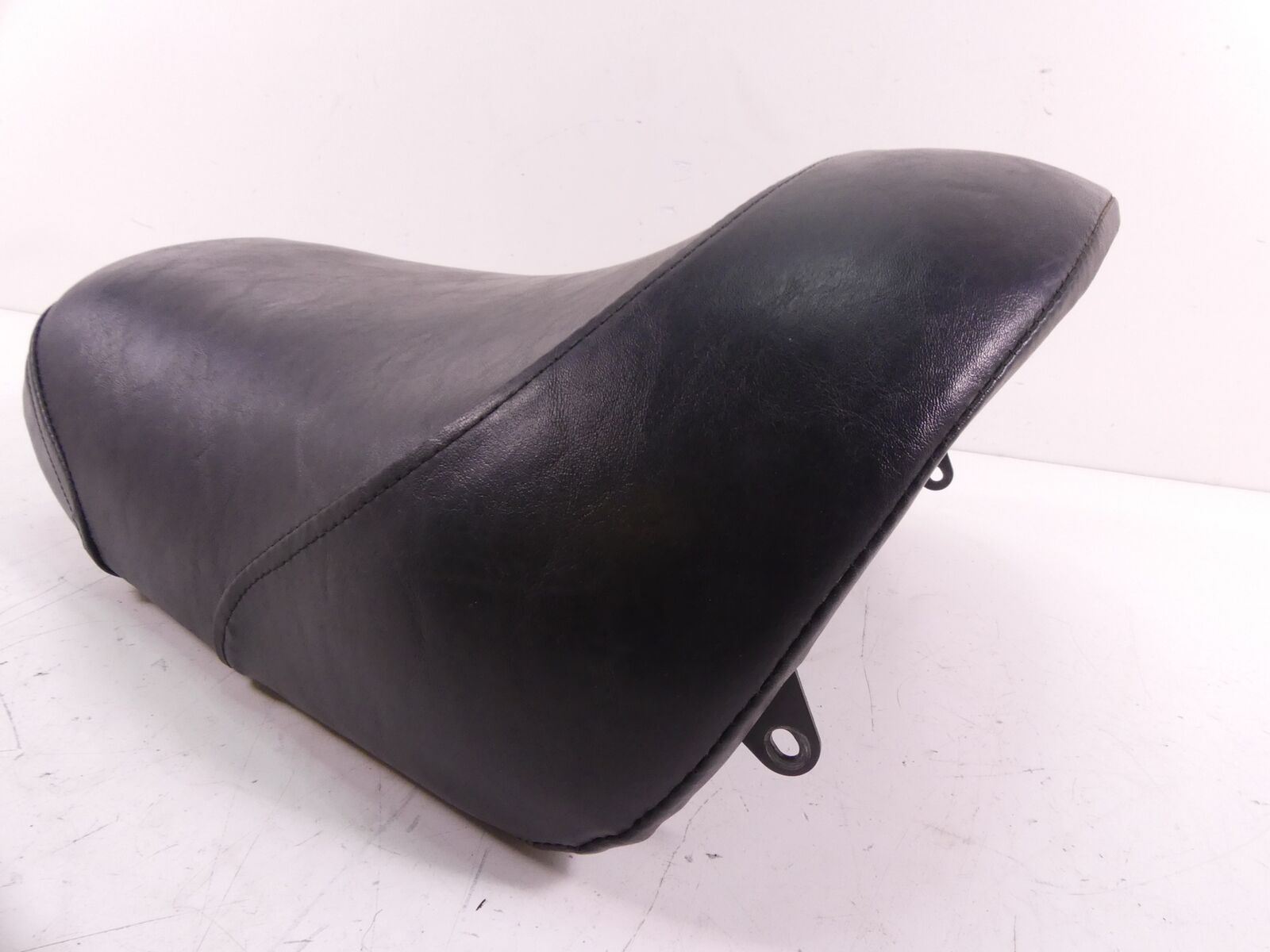 2001 Kawasaki VN1500 Vulcan C Front Rider Driver Seat Saddle 53001-1881 {{ shop.shopifyCountryName }} - Mototech271