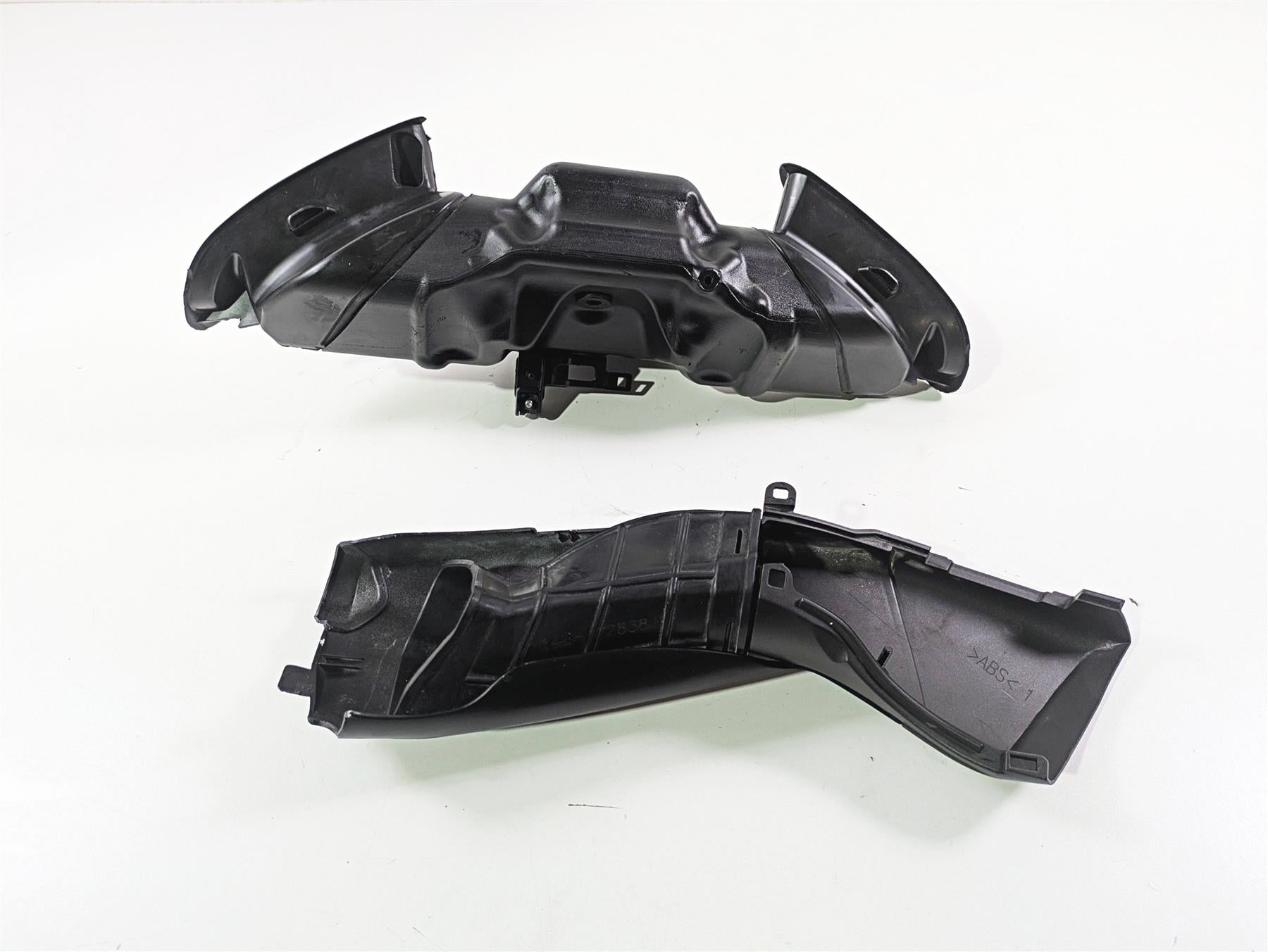 2014 Yamaha YZFR1 R1 RN22 Front Air Intake Duct Ram Scoop Set 14B-2845D-10-00 {{ shop.shopifyCountryName }} - Mototech271