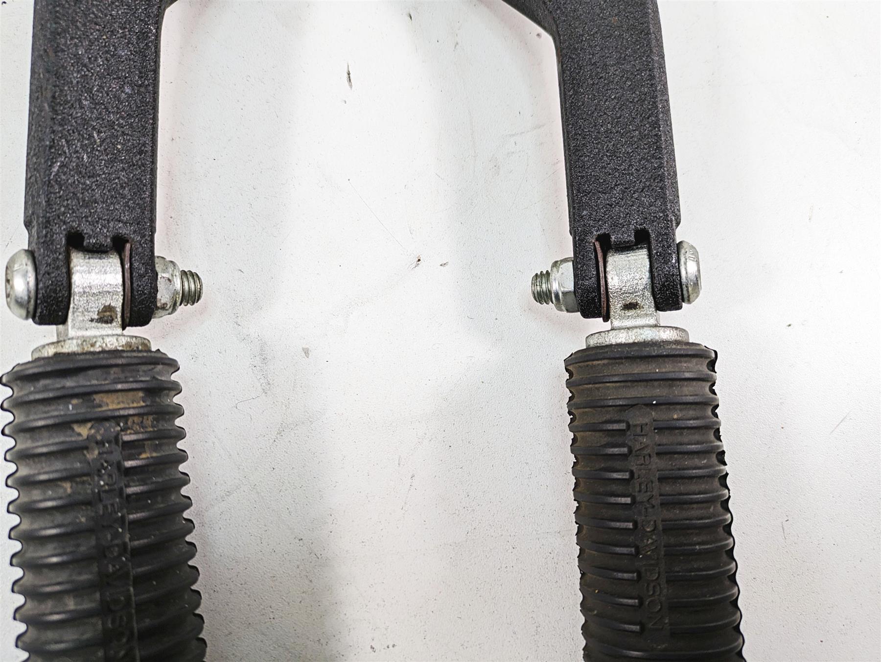 2009 Harley FXDF Dyna Fat Bob Rear Passenger Footpeg Set 49224-06A 49230-06 {{ shop.shopifyCountryName }} - Mototech271