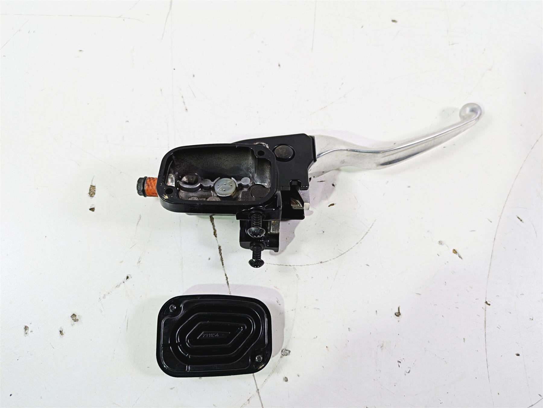 2016 Harley Touring FLTRX Road Glide Front Brake Master Cylinder 44551-08F {{ shop.shopifyCountryName }} - Mototech271