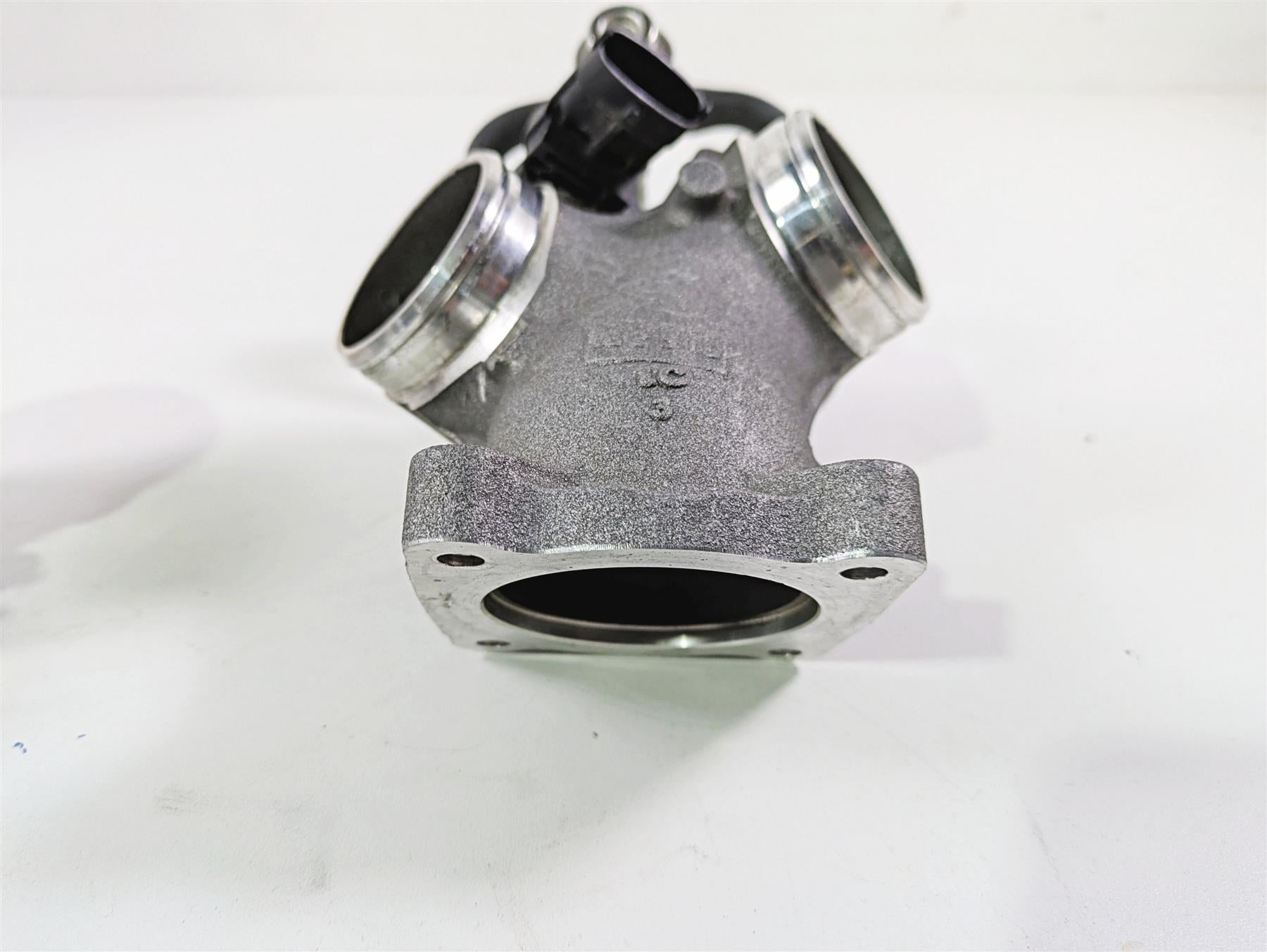 2016 Indian Chief Classic Throttle Body & Intake Manifold 5138214 1204685 {{ shop.shopifyCountryName }} - Mototech271