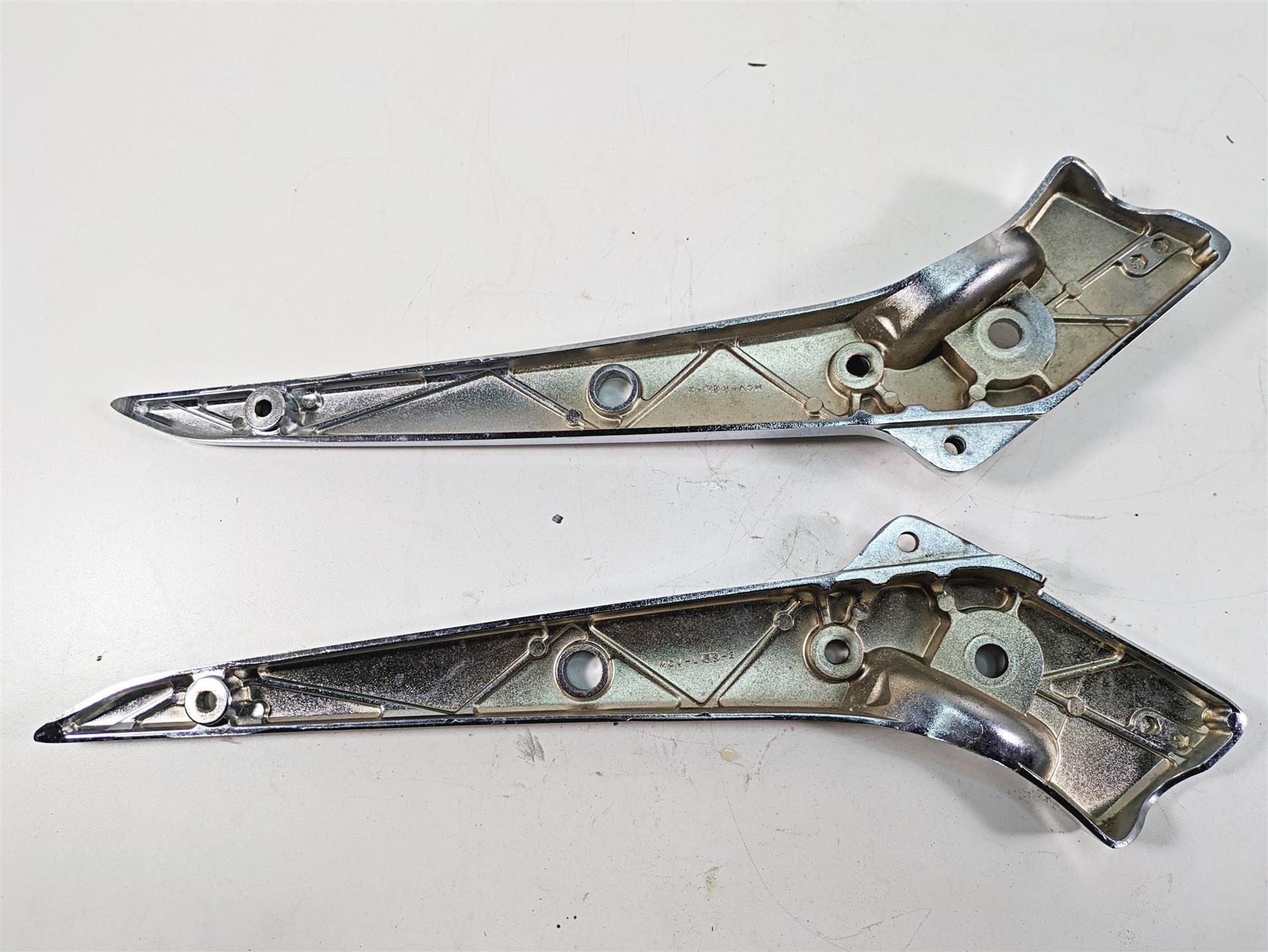 2006 Honda V-Twin VTX1300 R Rear Chrome Fender Frame Struts Braces 77330-MCV-000 {{ shop.shopifyCountryName }} - Mototech271